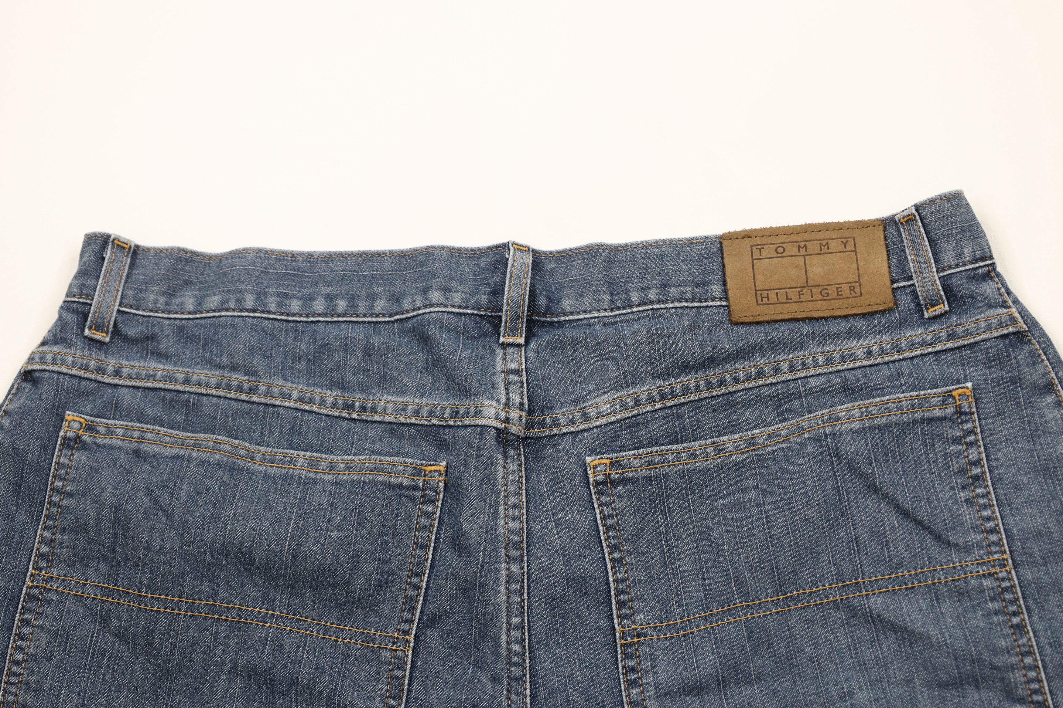 Tommy Hilfiger × Vintage Vintage Y2K 2001 Tommy Hilfiger Baggy Fit Denim Jean Shorts Size US 38 / EU 54 - 11 Thumbnail