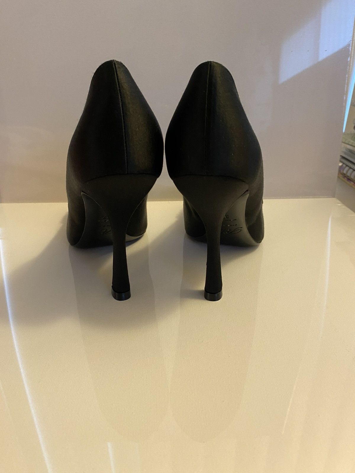 Roger Vivier Roger Vivier Black Heels Size US 6 / IT 36 - 4 Thumbnail