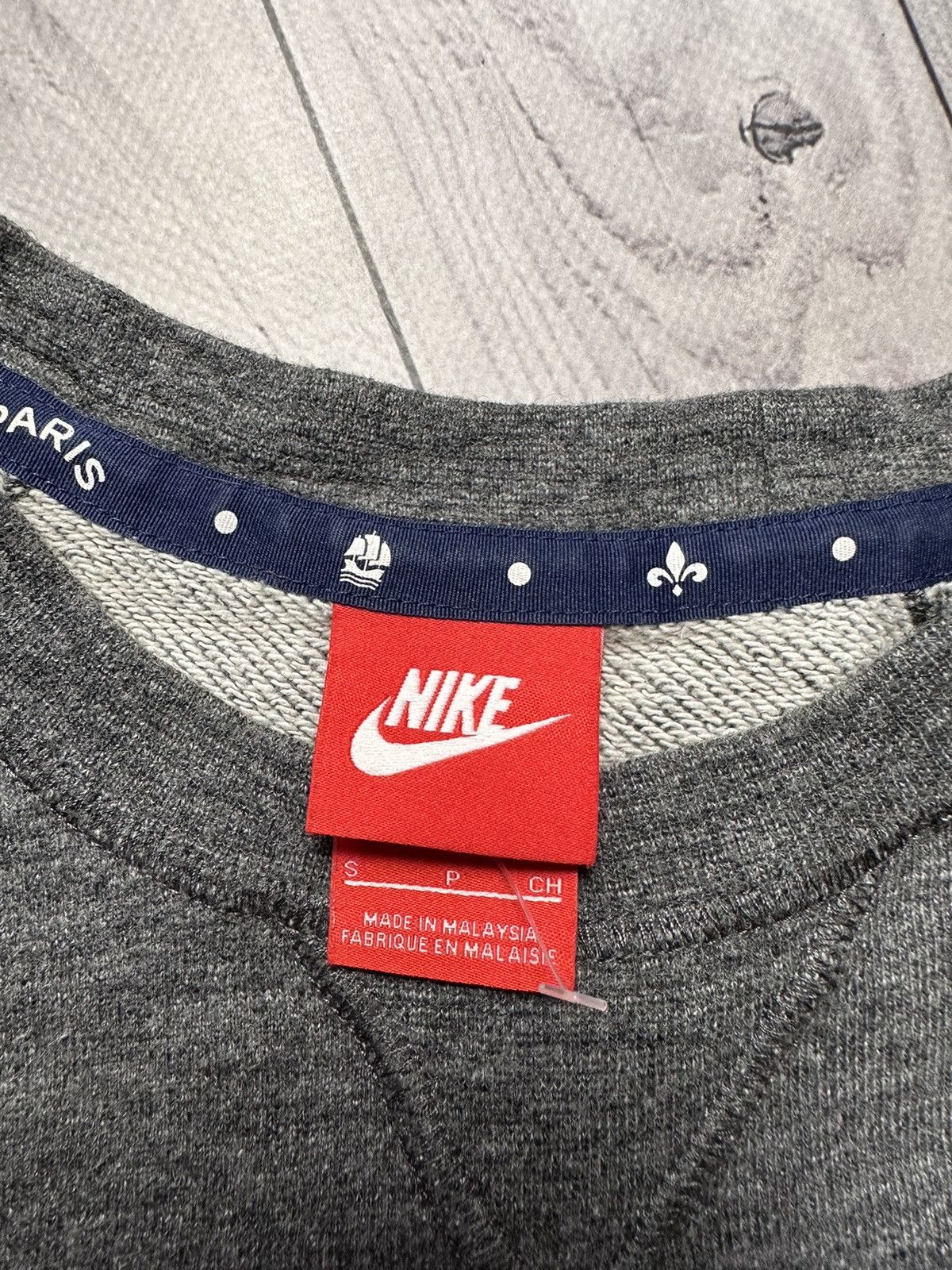 Nike × Vintage Vintage Nike PSG soccer sweatshirt size S Paris 1970 Size US S / EU 44-46 / 1 - 6 Thumbnail