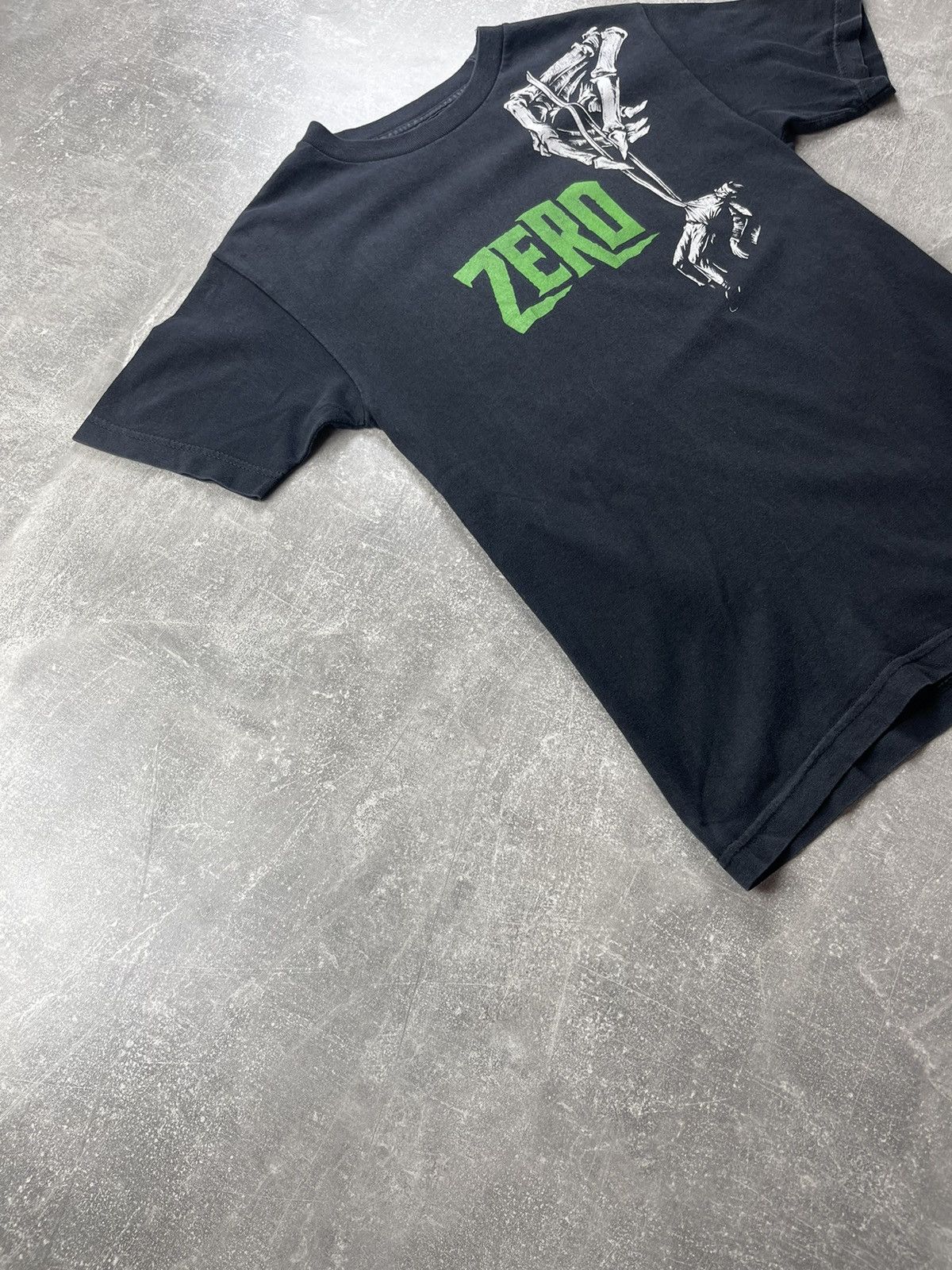Band Tees × Vintage Vintage Zero Skateboards T-Shirt Skeleton Puppet Graphic 00s Size US S / EU 44-46 / 1 - 3 Thumbnail
