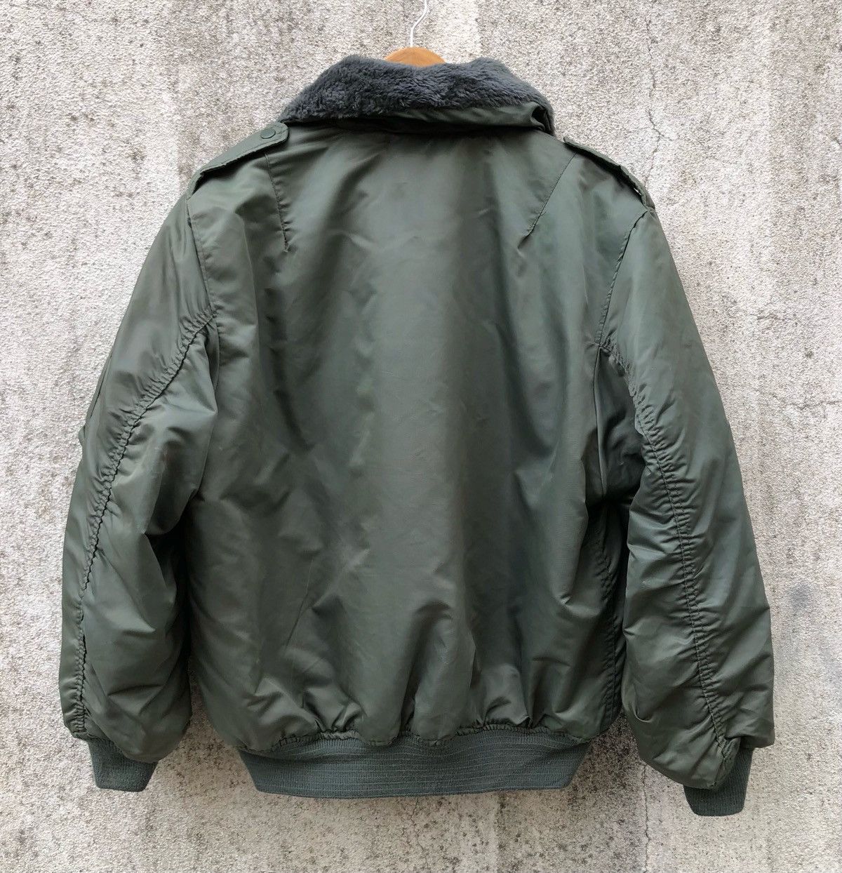 Vintage Vintage Flyer’s Man Intermediate Bomber Jacket Size US L / EU 52-54 / 3 - 2 Thumbnail