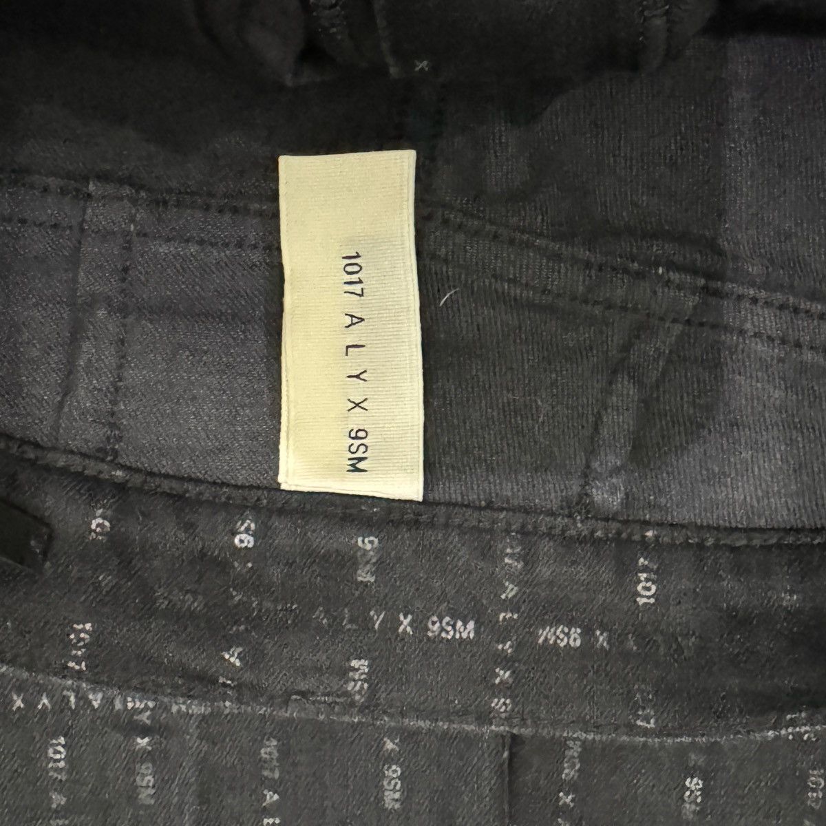 1017 ALYX 9SM 1017 ALYX 9SM Buckle Monogram Logo Pants Size US 28 / EU 44 - 9 Thumbnail