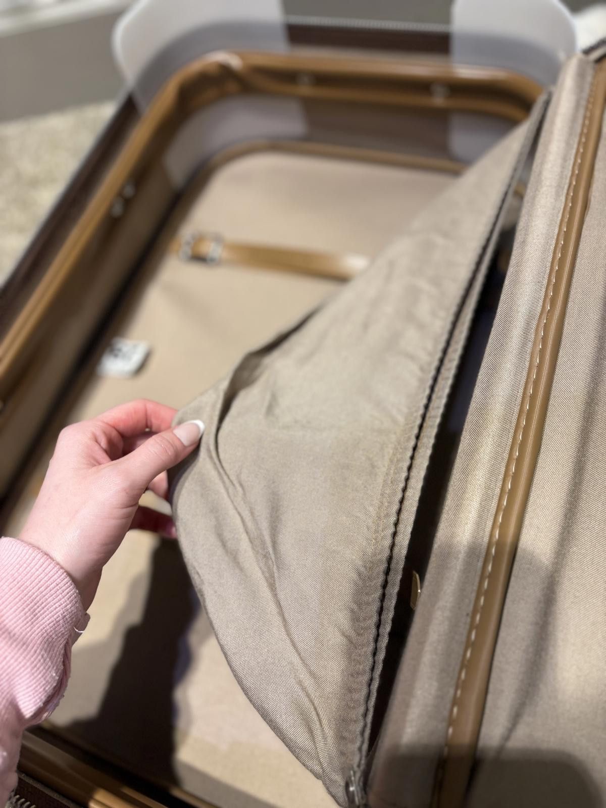 Other Vintage Large Travel Suitcase Size ONE SIZE - 4 Thumbnail