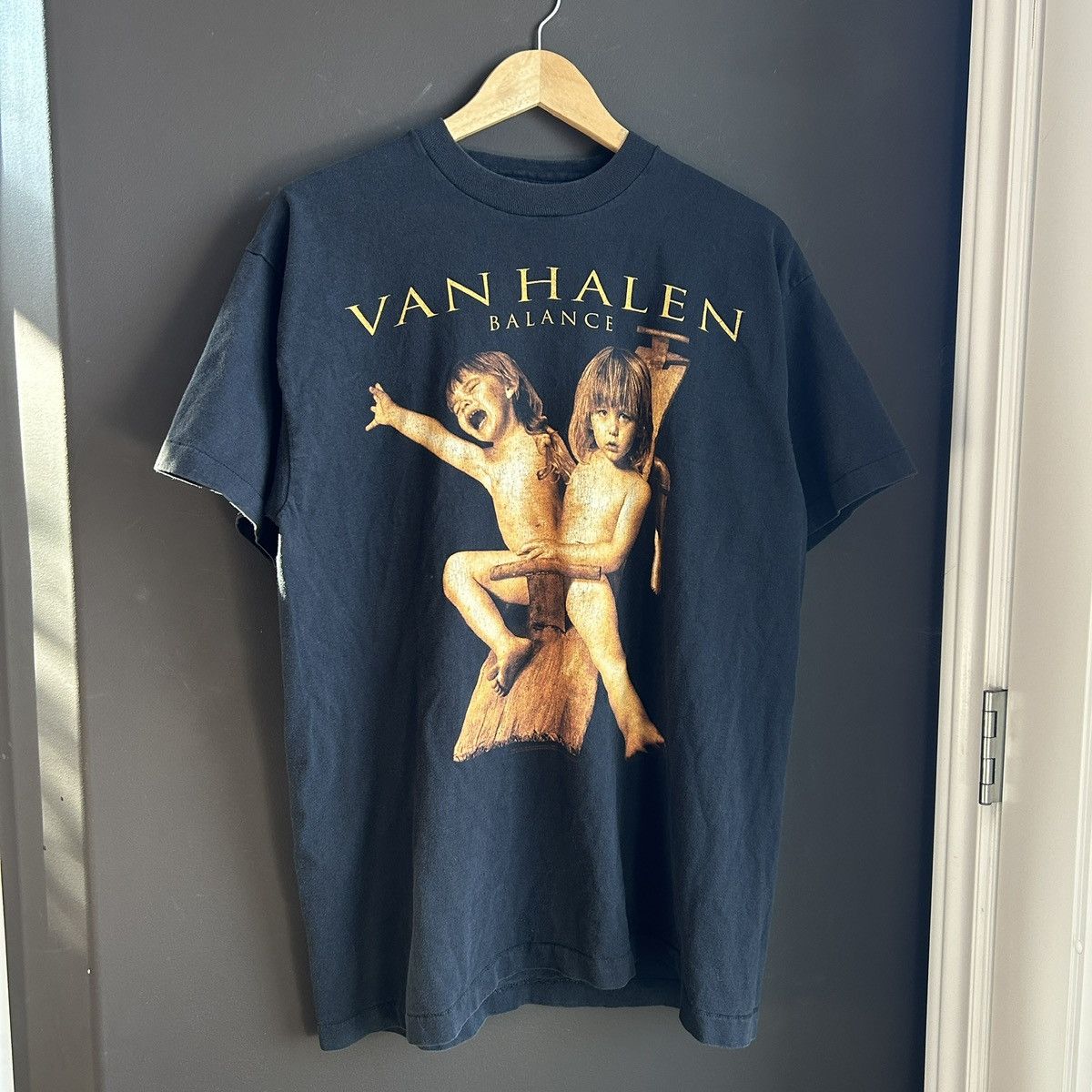 Band Tees Van Halen 1995 Balance Tour Single Stitch Vintage Tee Size US XL / EU 56 / 4 - 1 Thumbnail