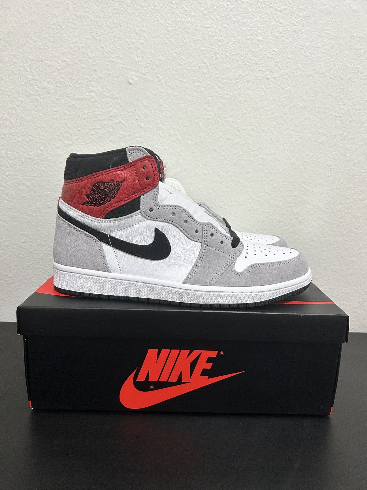Jordan Brand Jordan 1 High Smoke Grey Size US 9.5 / EU 42-43 - 3 Thumbnail