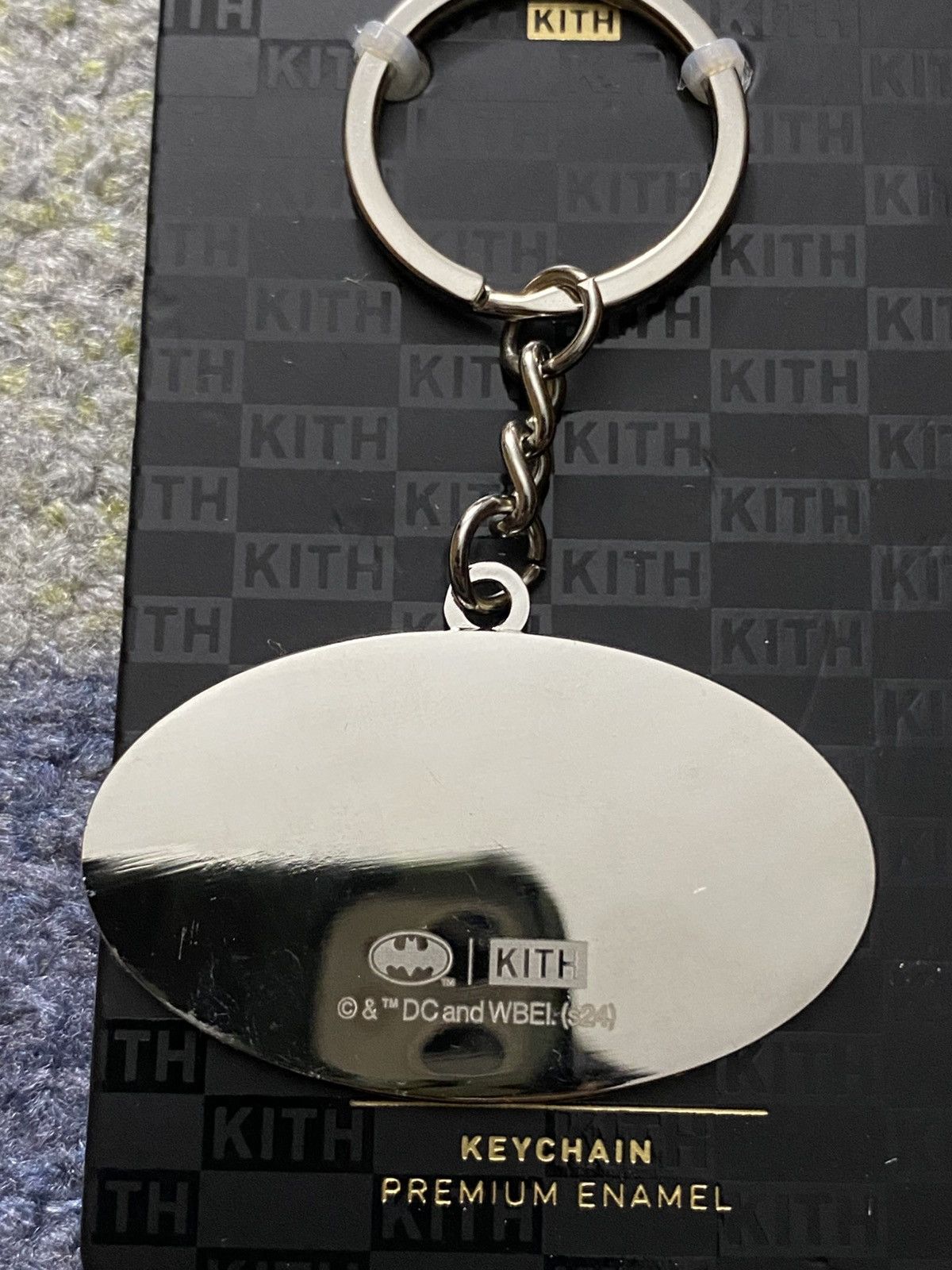 DC Comics Kith x Batman Symbol 1989 Keychain Size ONE SIZE - 5 Thumbnail