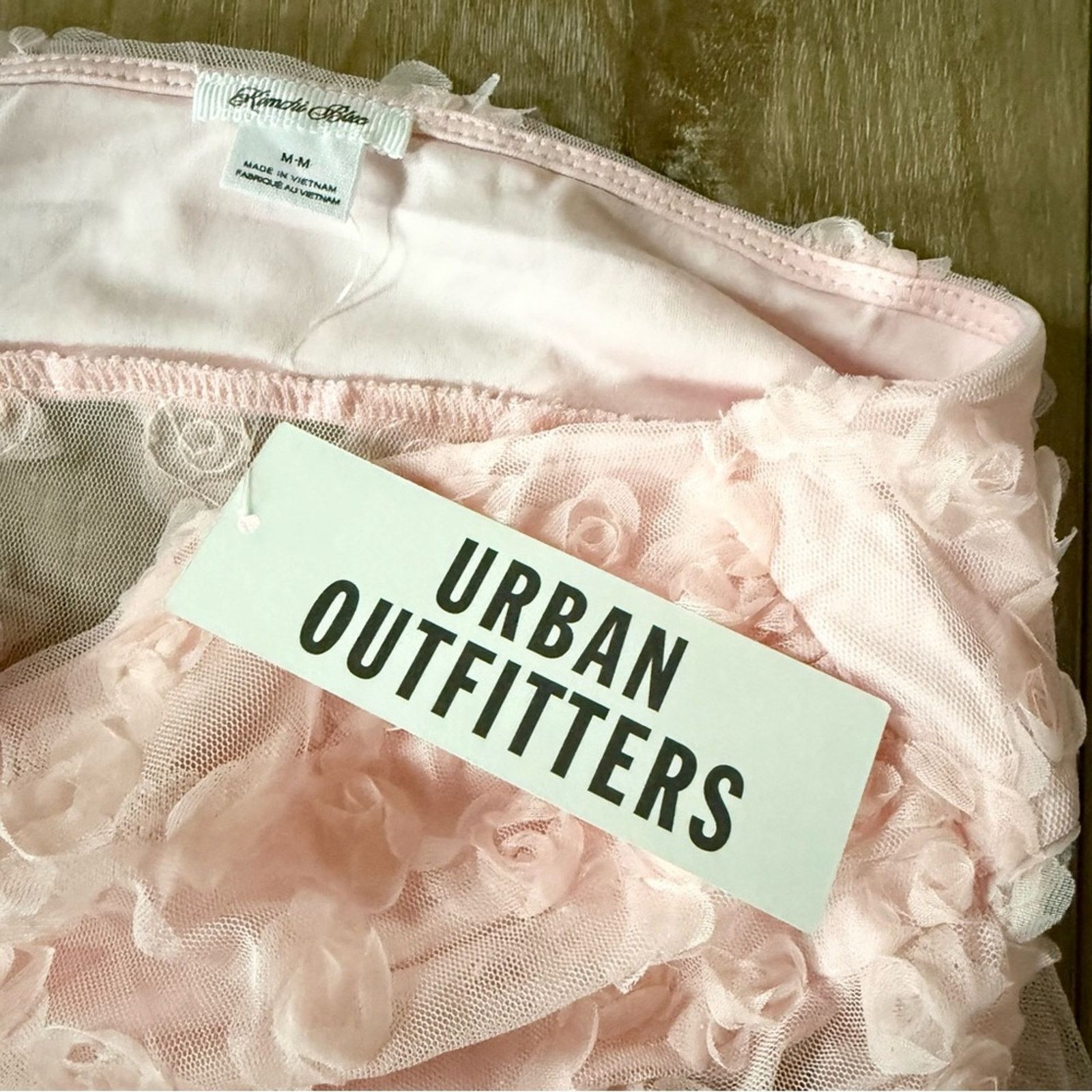 Urban Outfitters Urban Outfitters Kimchi Blue Rosie Floral Tube Top M Size M / US 6-8 / IT 42-44 - 7 Thumbnail