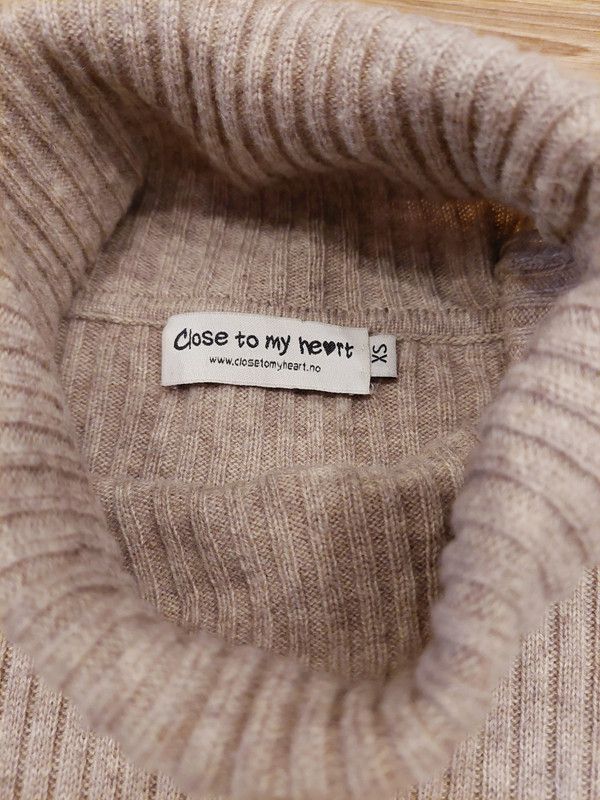 50% wool 50% cashmere sweater turtleneck jumper beige