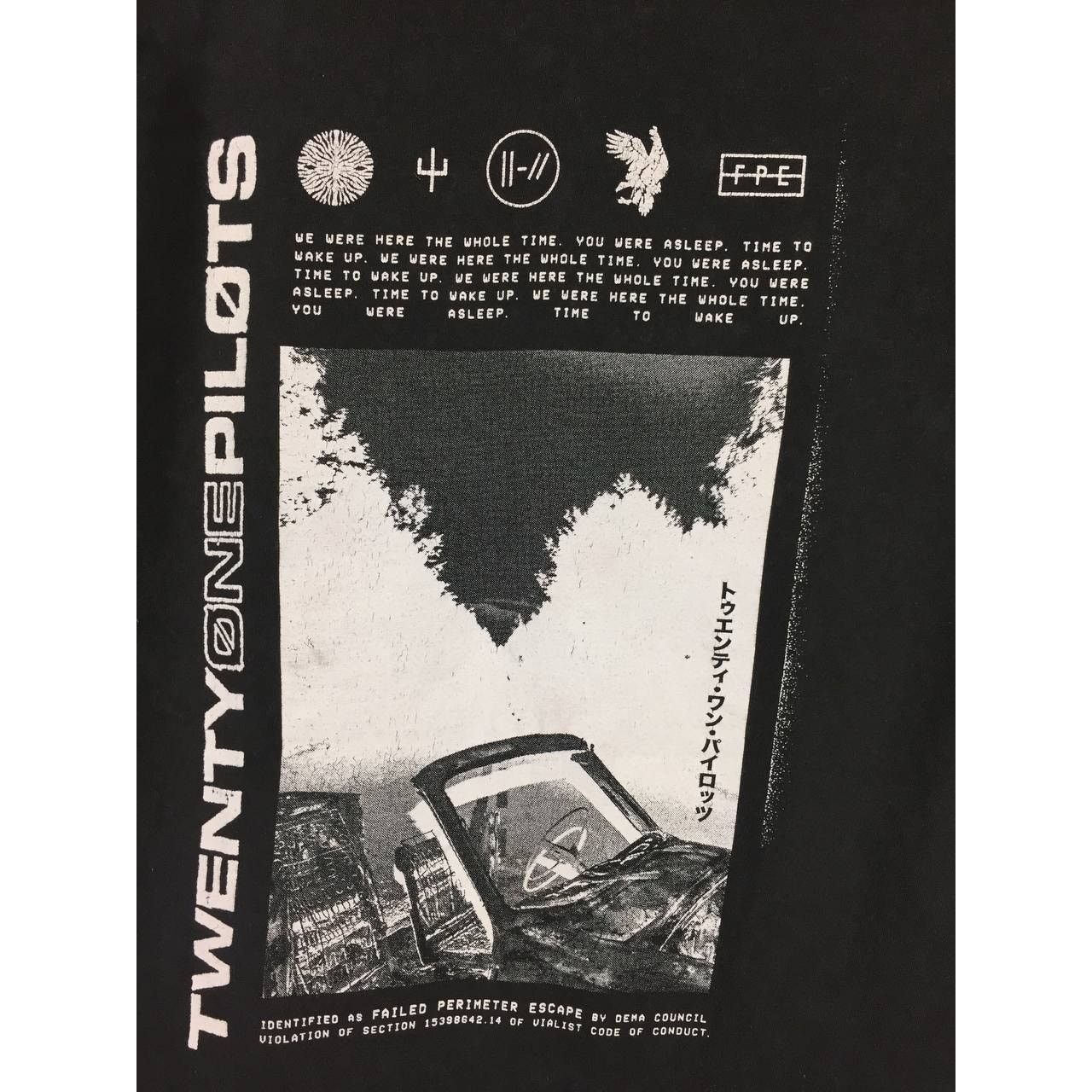 Band Tees × Vintage Vtg Y2K Twenty One Pilots Rock Band Dead Car Tee Size US S / EU 44-46 / 1 - 3 Thumbnail