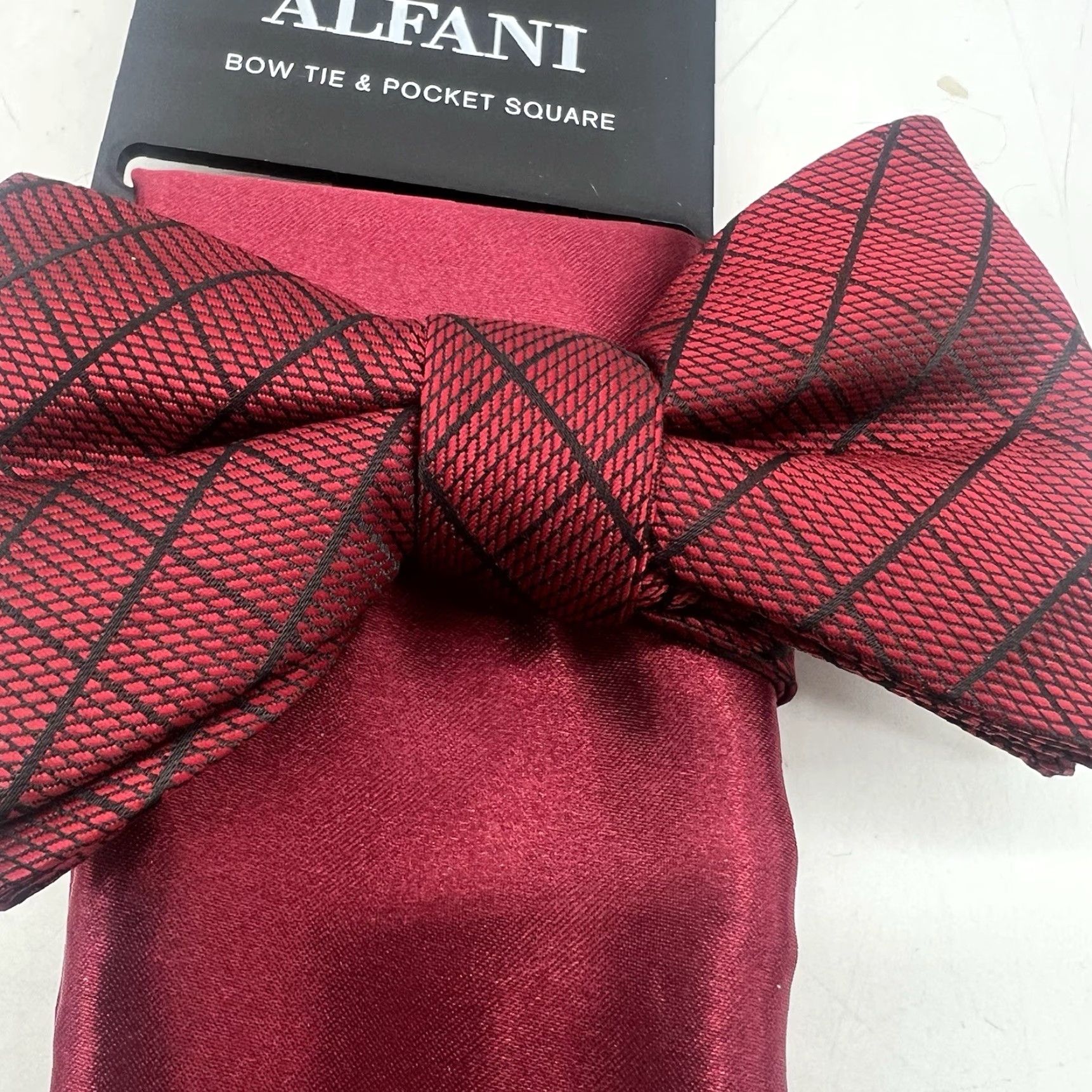 Alfani Alfani Men's Bow Tie & Solid Pocket Square Set Burgundy NWT One Size Red Accessories Set Mens Size ONE SIZE - 2 Thumbnail