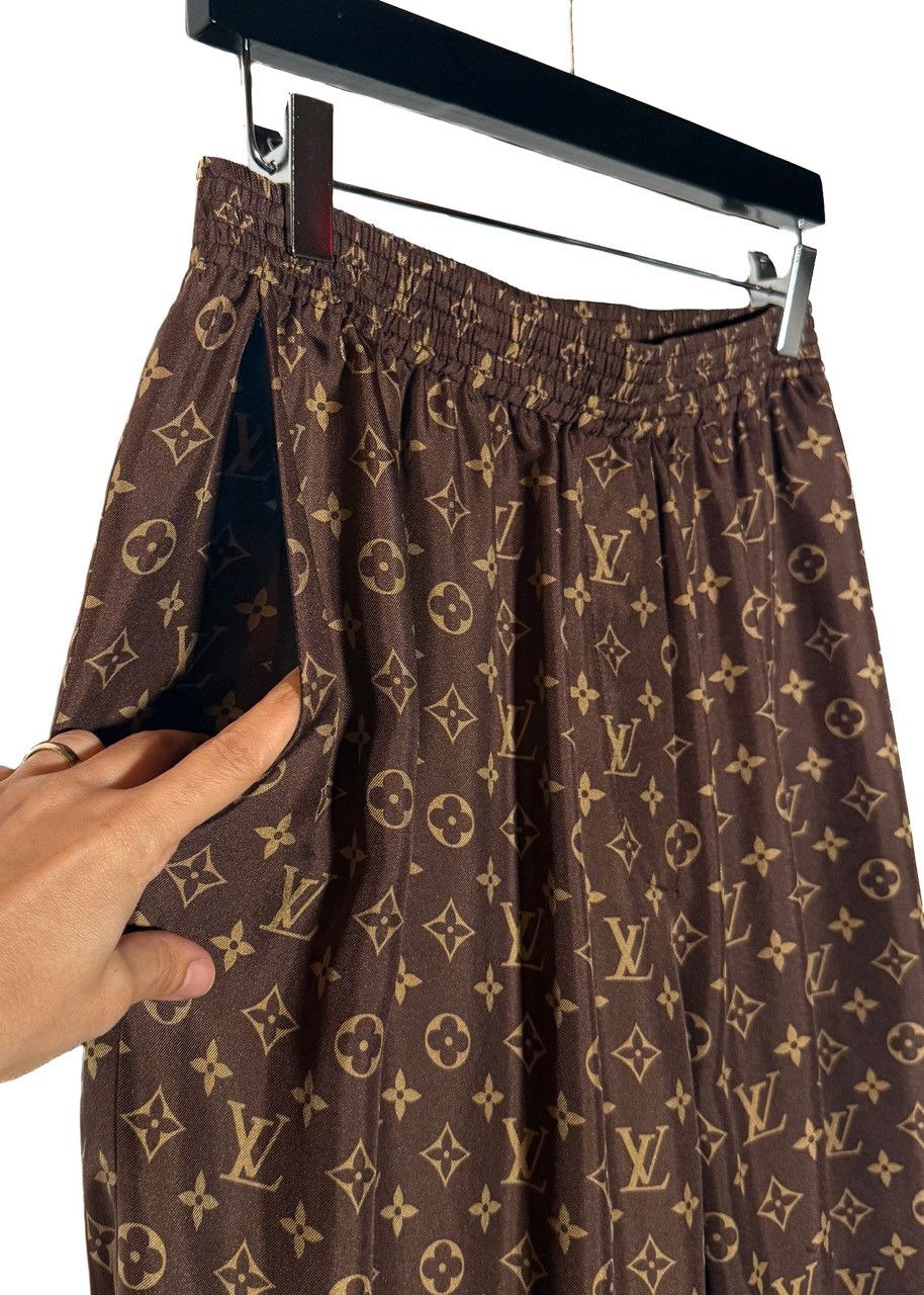 Louis Vuitton Louis Vuitton Brown Monogram Silk Jogger Pants Size 28" / US 6 / IT 42 - 5 Thumbnail