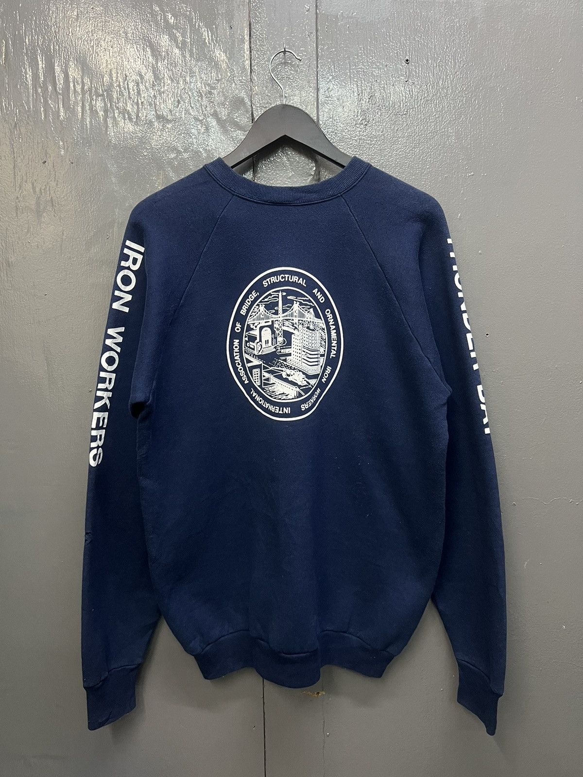 Vintage Vintage Local 759 Thunder Bay Iron Workers Sweatshirt Size US XL / EU 56 / 4 - 1 Thumbnail