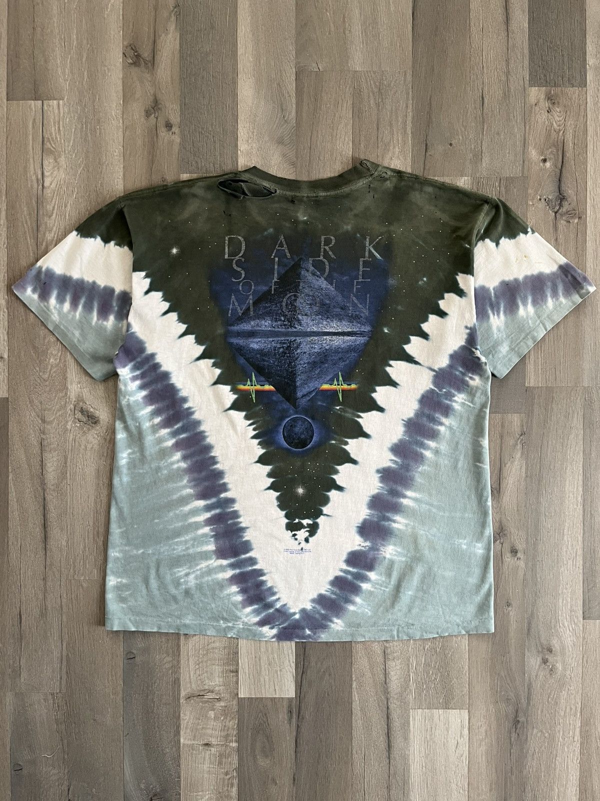 Liquid Blue Vintage Thrashed Pink Floyd Dark Side of the Moon Tee Size US XL / EU 56 / 4 - 2 Thumbnail