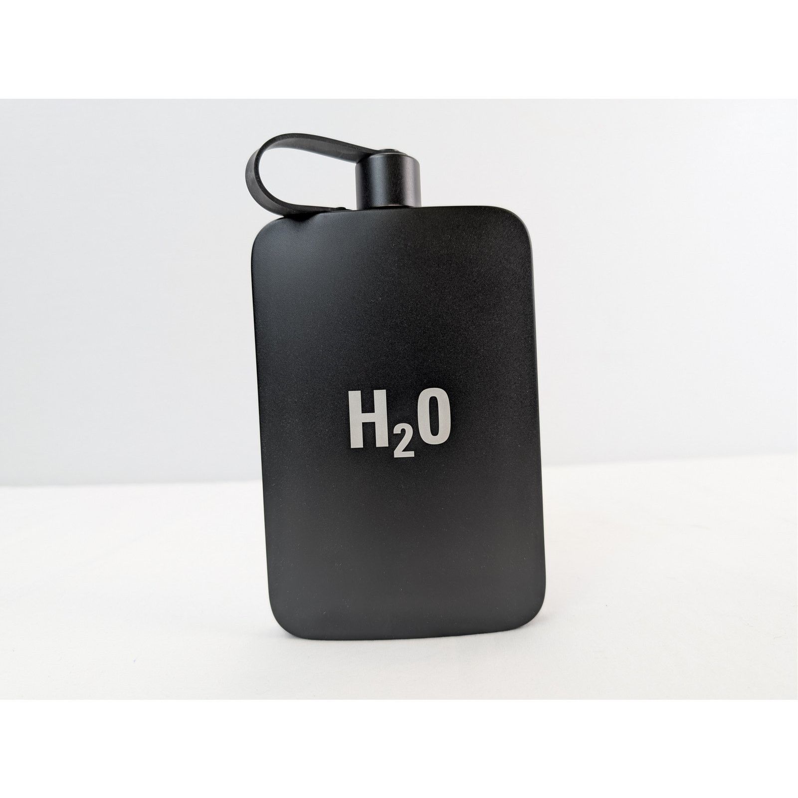 Balenciaga o1rshd1 Q:4 / Size: OS / H2O Water Bottle in Black Size ONE SIZE - 1 Thumbnail