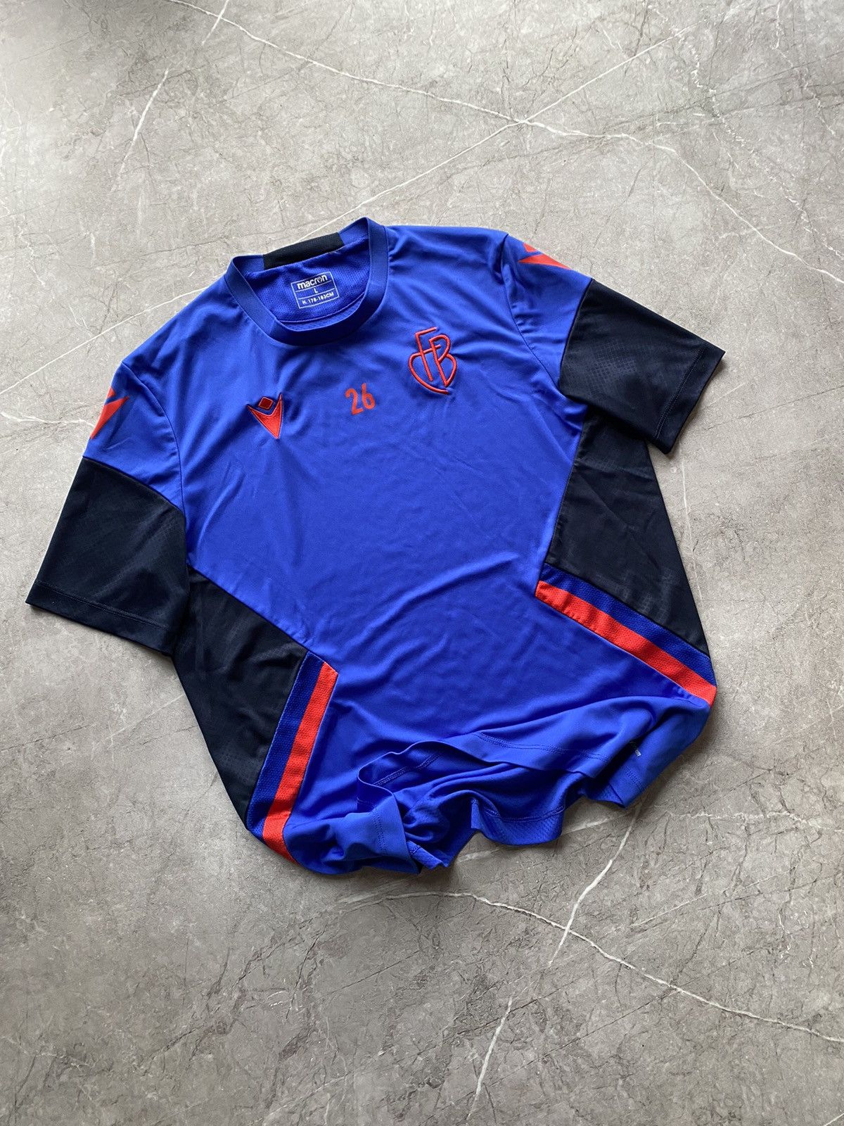 Macron Macron FC Basel Training #26 Soccer Football Jersey Size US L / EU 52-54 / 3 - 1 Thumbnail