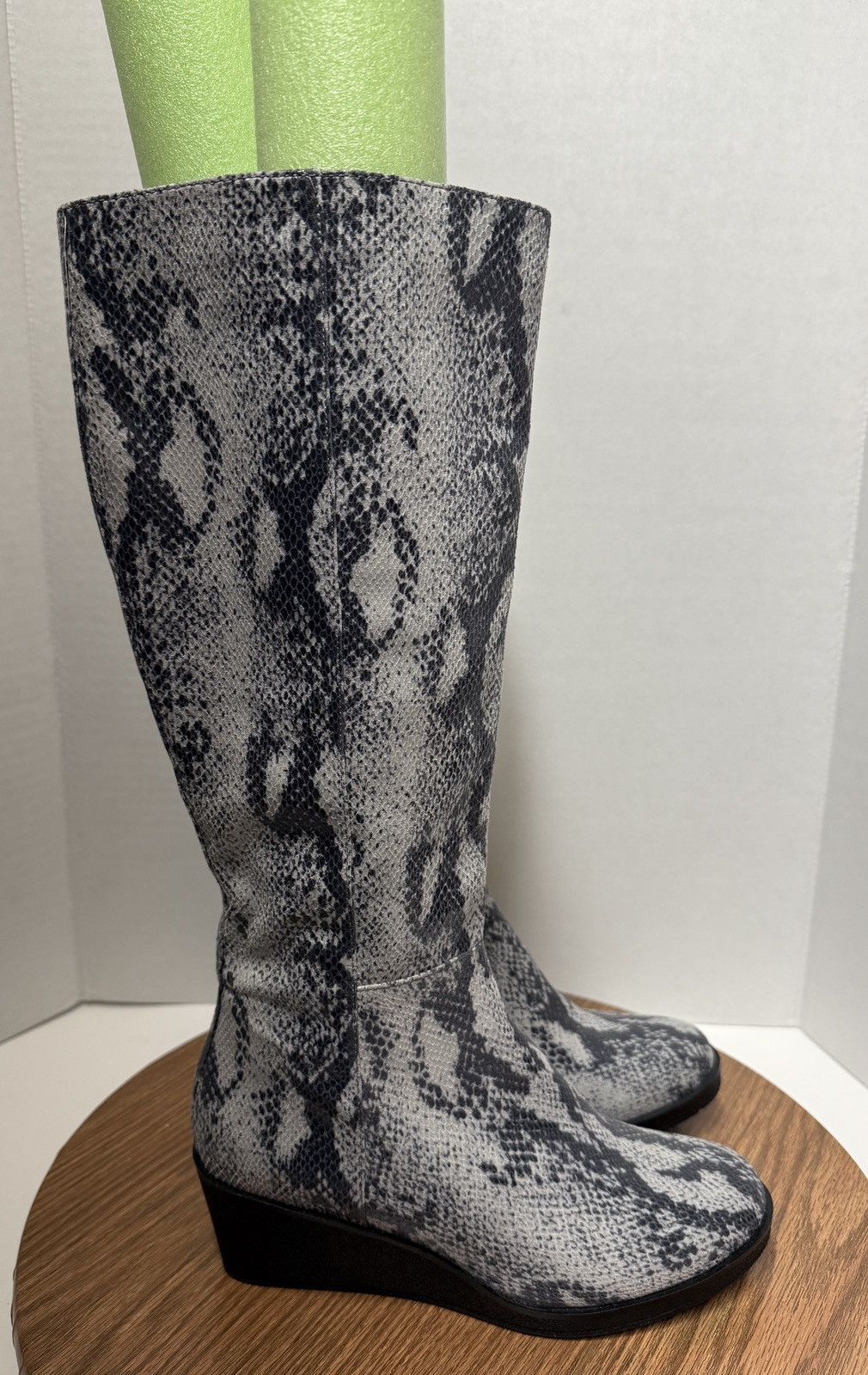Other Aerosole Brenna Knee Hi Grey Snake Design Tall Fashion Boot Size US 6 / IT 36 - 5 Thumbnail