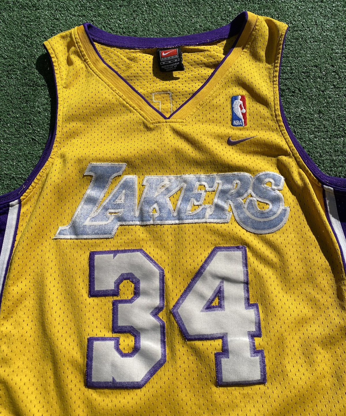 Nike VTG 90s Nike Los Angeles LA Lakers Shaq Jersey Distressed Size US S / EU 44-46 / 1 - 2 Thumbnail