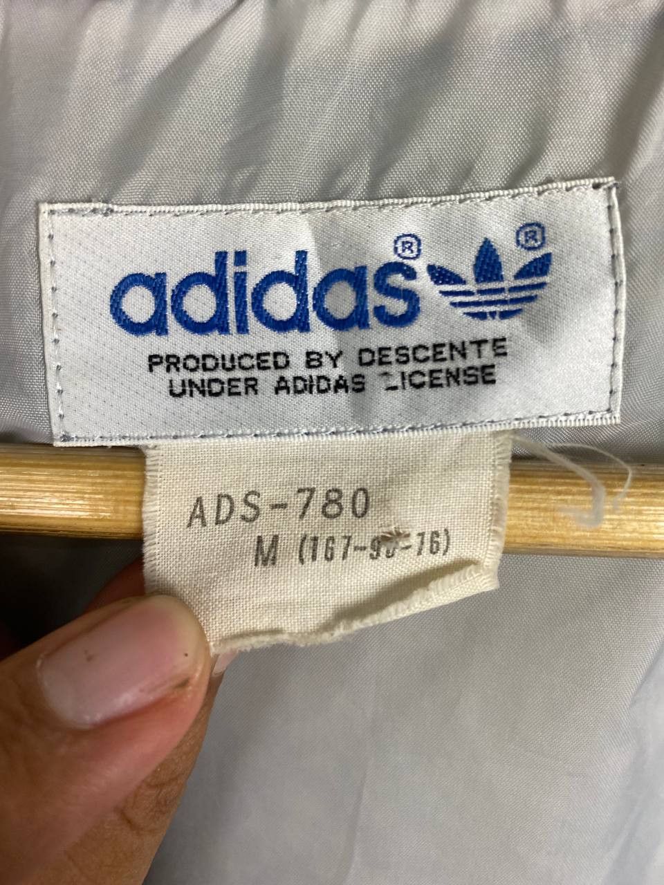 Adidas vintage adidas trefoil bomber jacket colour damage Size US M / EU 48-50 / 2 - 9 Thumbnail
