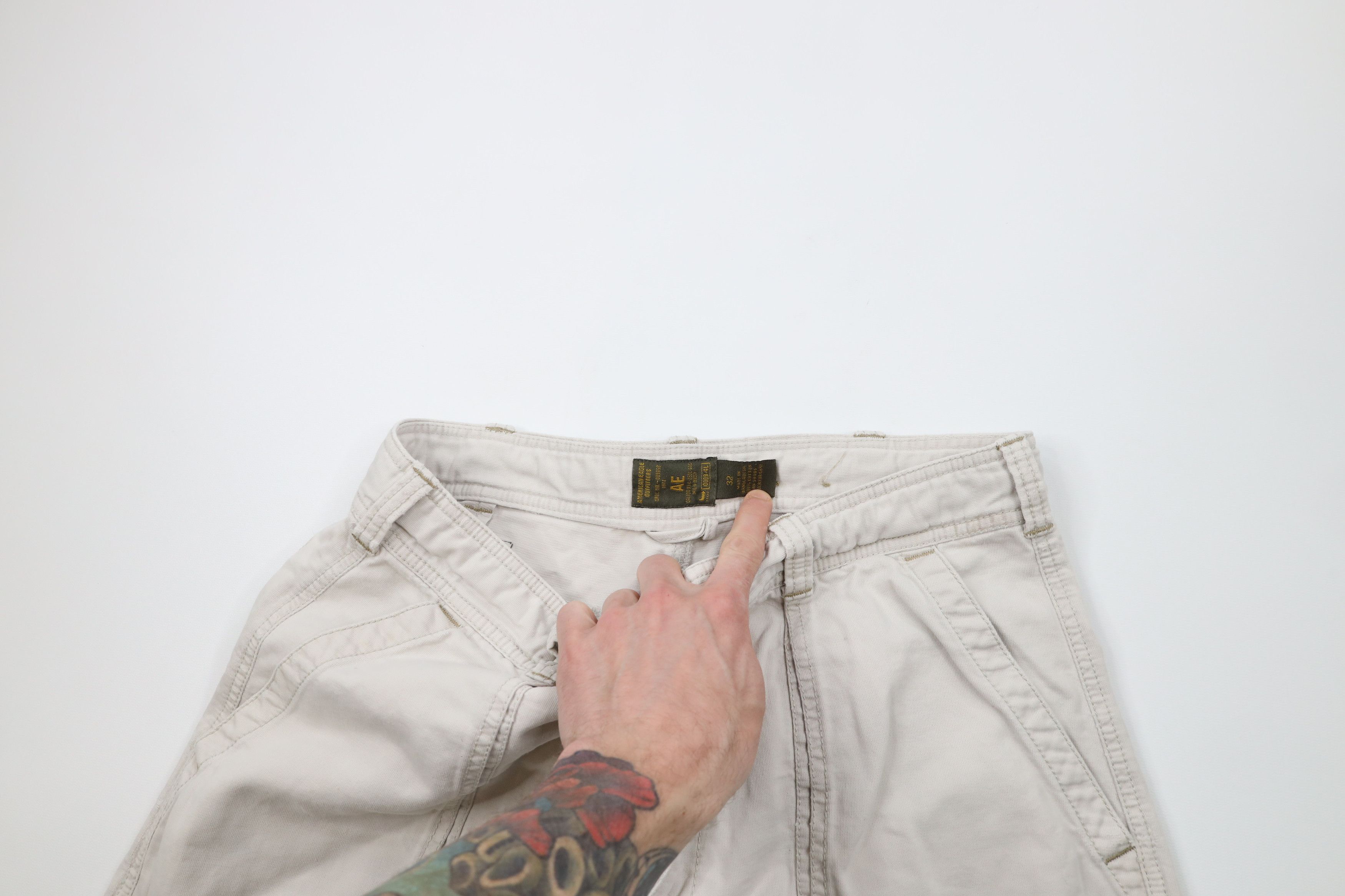 American Eagle Outfitters Vintage American Eagle Outfitters Fit Cargo Shorts Beige Size US 32 / EU 48 - 9 Thumbnail