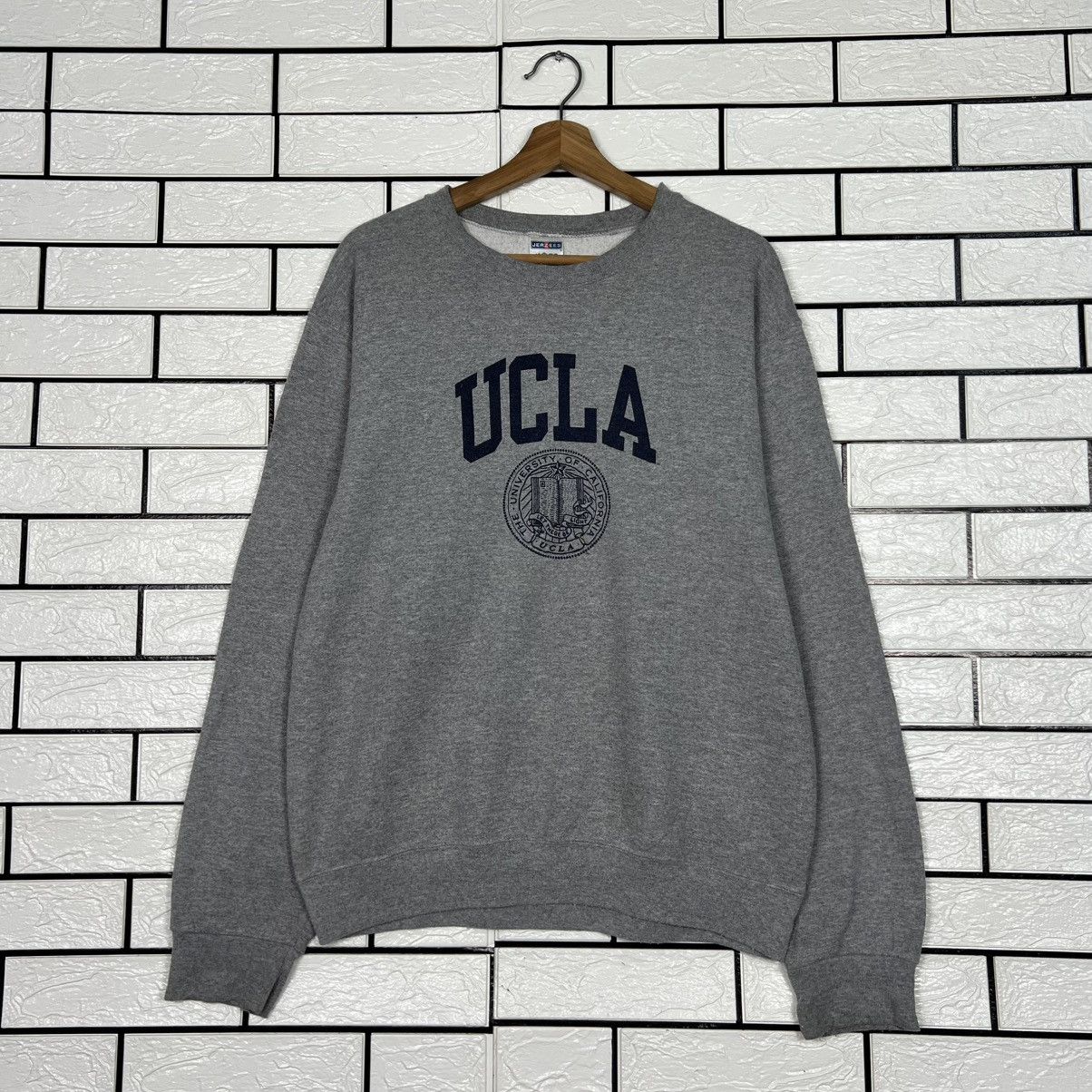 Jerzees Vintage UCLA UNIVERSITY Crewneck Sweatshirt #4177-C191 Size US M / EU 48-50 / 2 - 1 Thumbnail