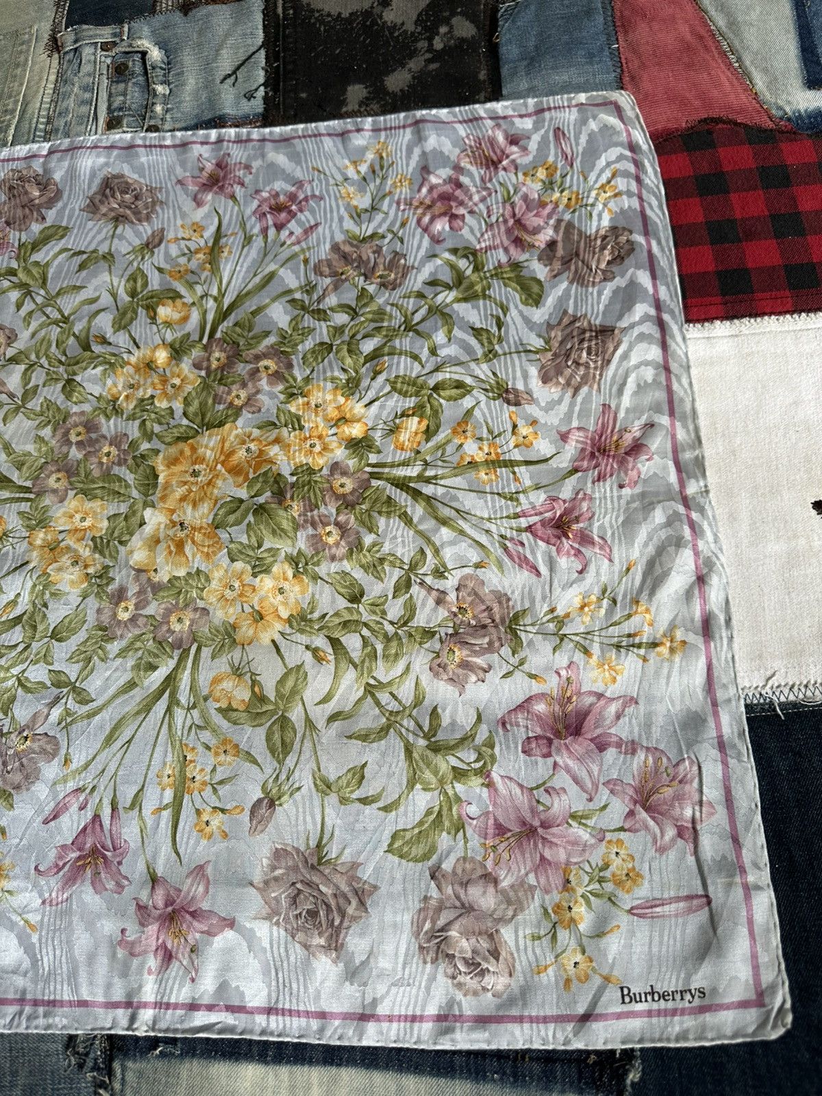 Vintage Vintage Burberry Handkerchief/ Neckerchief/ Bandana Size ONE SIZE - 16 Thumbnail