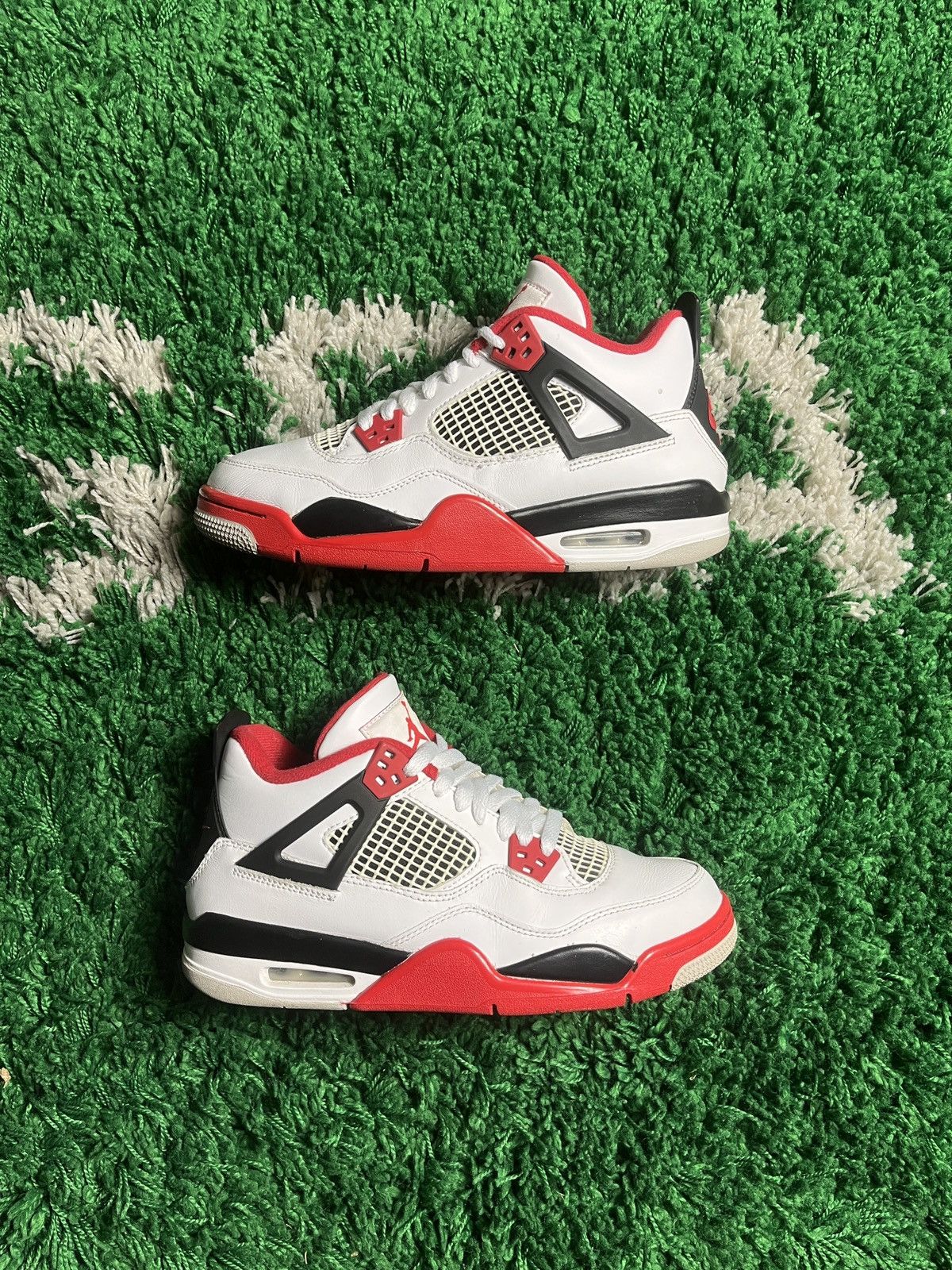 Jordan Brand Jordan 4 Fire Red Size US 7 / EU 40 - 1 Thumbnail