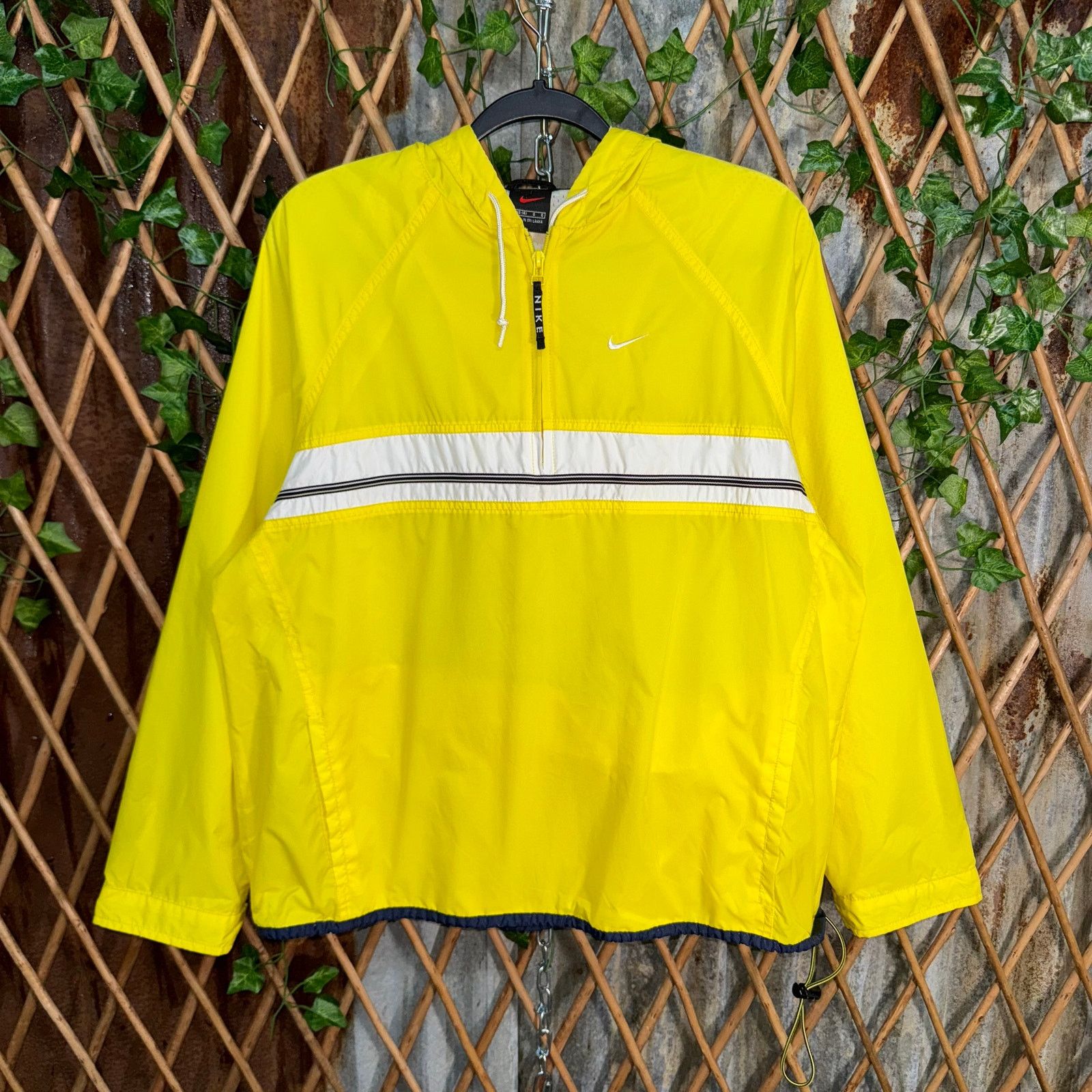 Nike Vintage Y2K Nike windbreaker 90s light embroider windbreaker Size US M / EU 48-50 / 2 - 1 Thumbnail