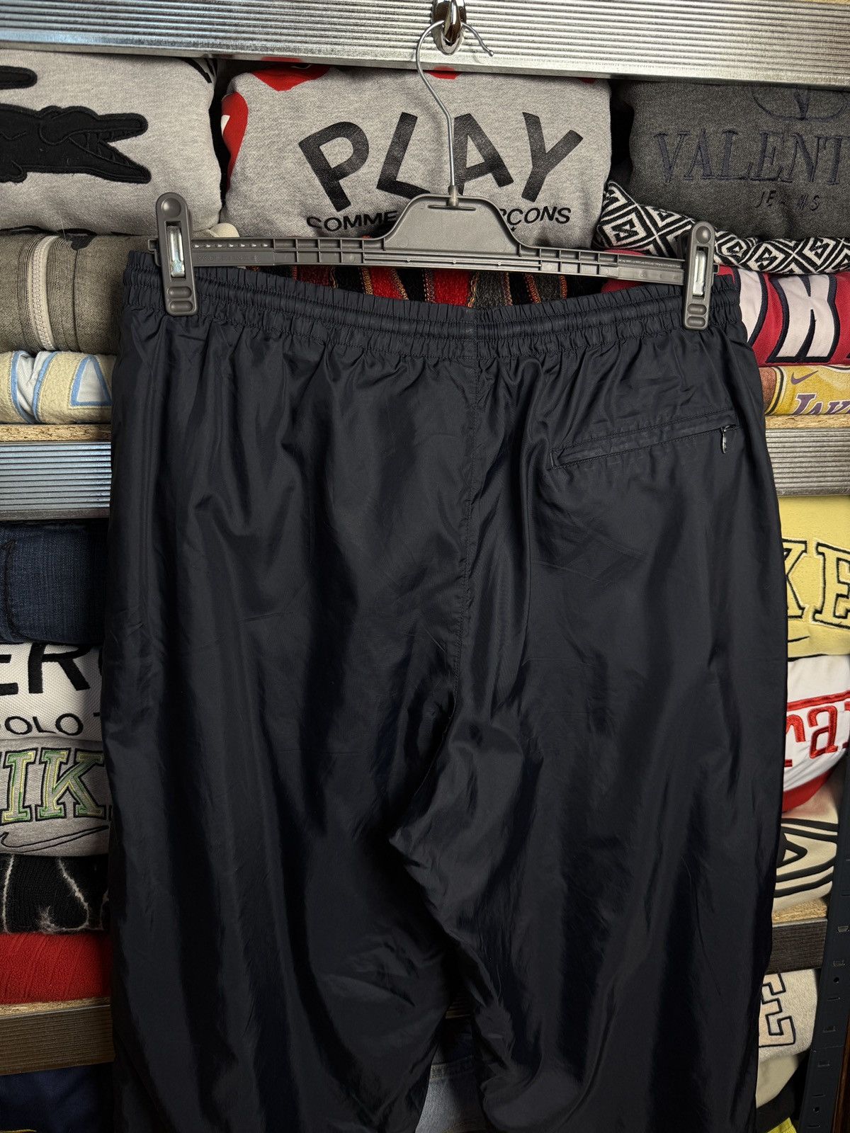 Nike vintage Nike nylon pants streetwear japan Y2K Size US 36 / EU 52 - 5 Thumbnail