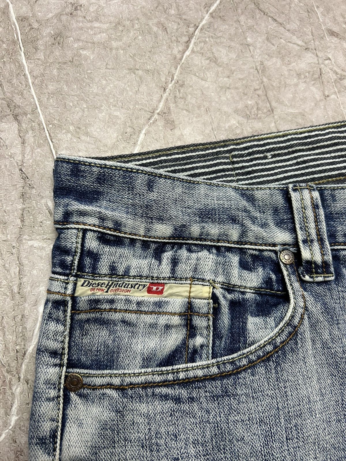 Diesel × Diesel Black Gold Rare Vintage 90s Diesel Industrtry Faded Blue Jeans Size US 36 / EU 52 - 13 Thumbnail