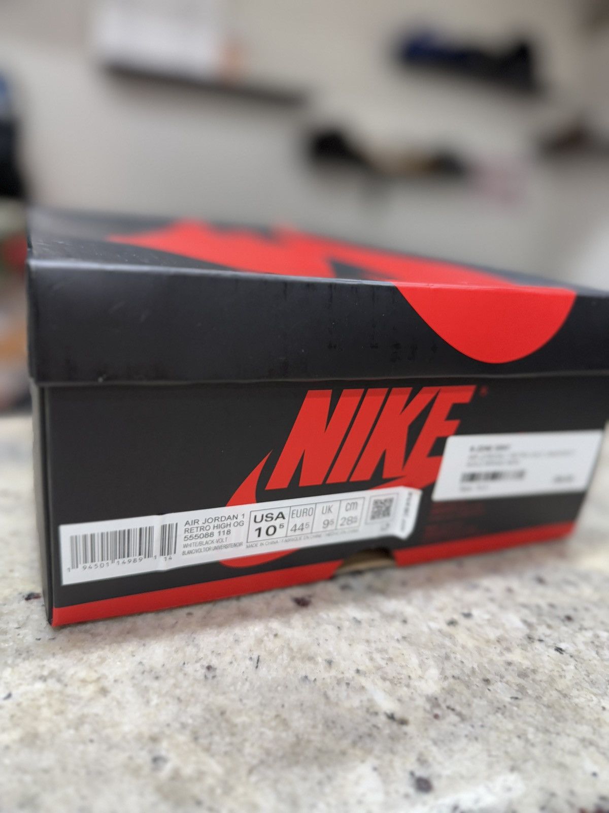 Jordan Brand Jordan 1 Retro High White Black Volt University Golf Size US 10.5 / EU 43-44 - 6 Thumbnail