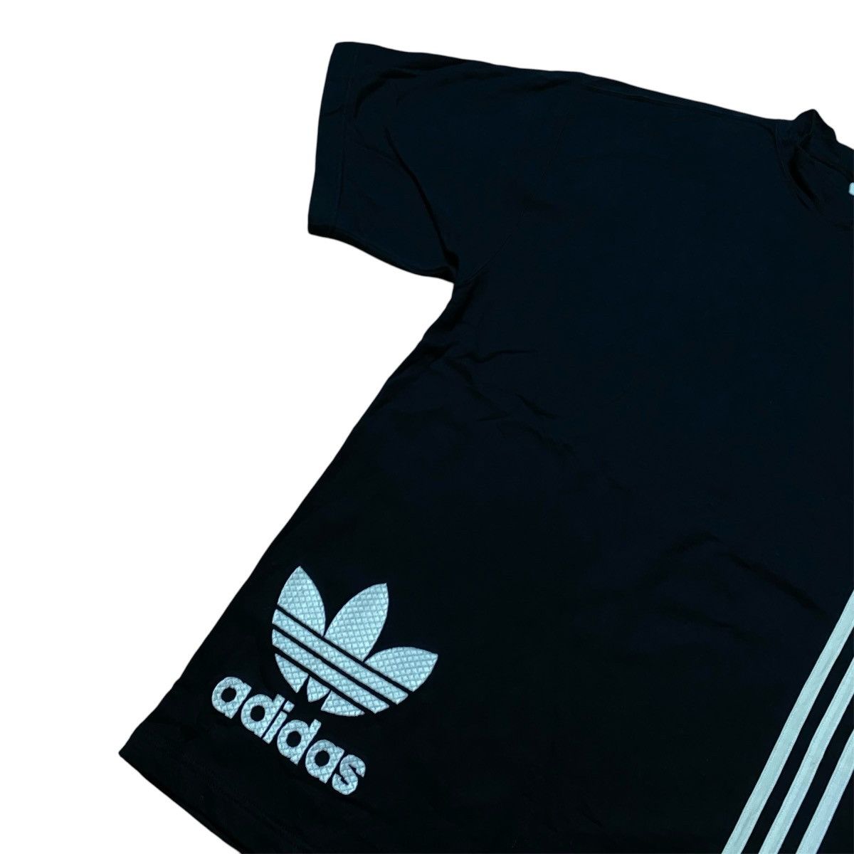 Adidas Adidas 3 Stripes side Logo Tee Size US L / EU 52-54 / 3 - 3 Thumbnail