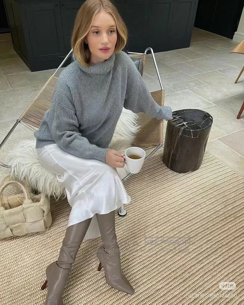 Brunello Cucinelli Brunello Cucinelli Gray Sequin Knit Cashmere Sweater Size XS / US 0-2 / IT 36-38 - 2 Thumbnail