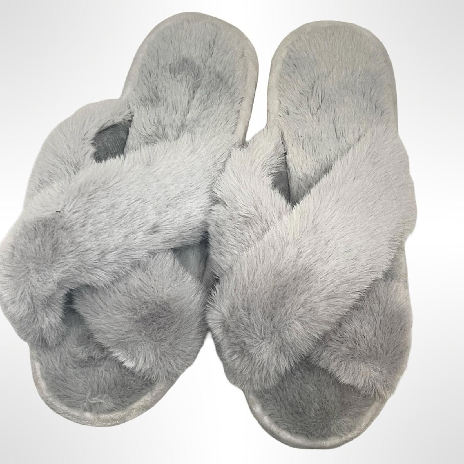 NBDN Nobrandedon Cozy Gray Faux Fur Women's Slippers size L Size US 8 / IT 38 - 2 Thumbnail