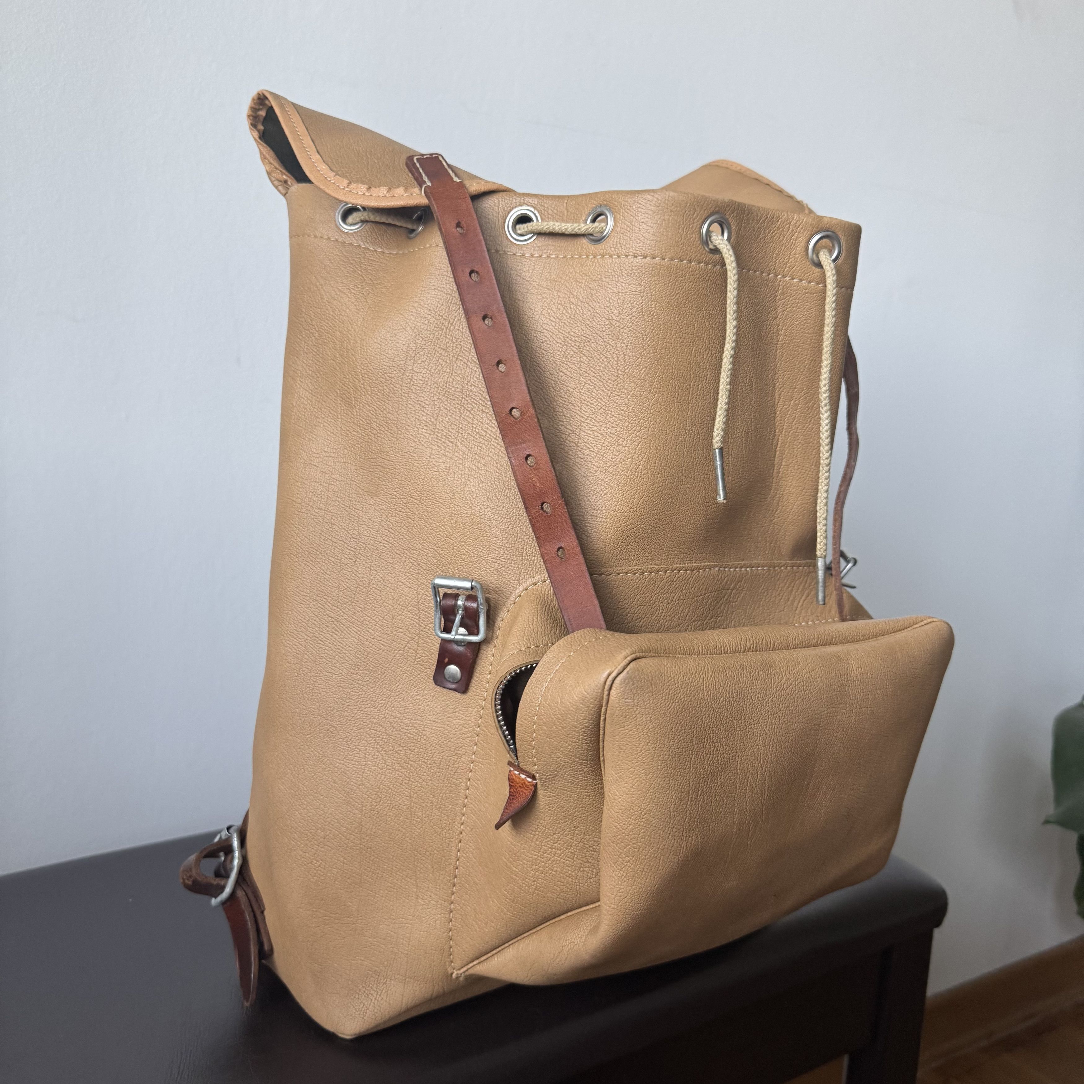 Japanese Brand × Vintage Vintage Army Military Hiking Riri 30s Leather Backpack Size ONE SIZE - 3 Thumbnail