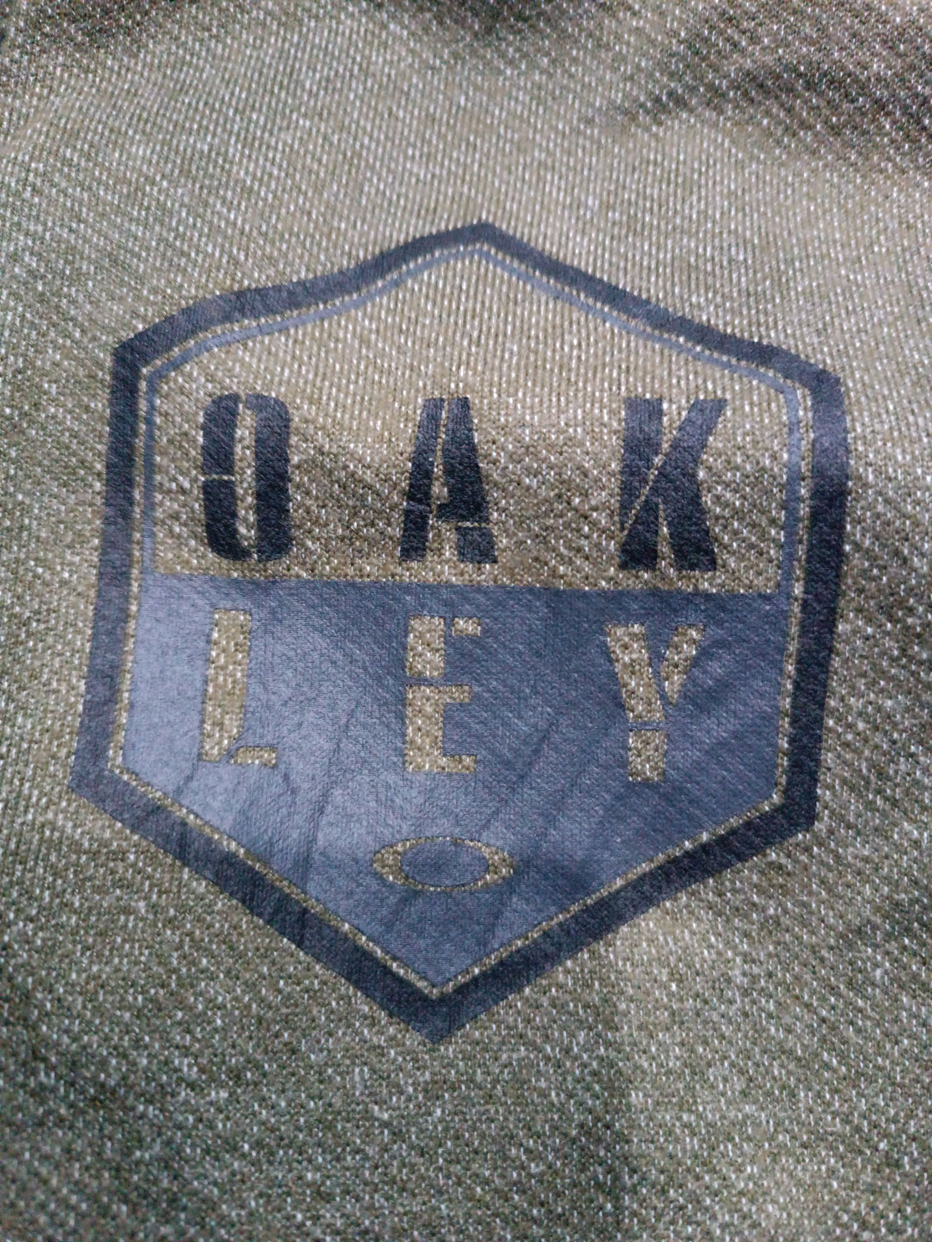 Oakley Vintage Oakley Zip Up Hoodie Size US L / EU 52-54 / 3 - 10 Thumbnail