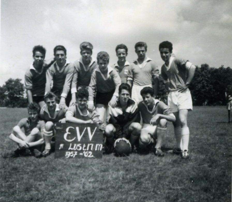Vintage 80s Vintage EVV58 Elf Vlugge Ventjes Retro Soccer Jersey Size US M / EU 48-50 / 2 - 13 Thumbnail
