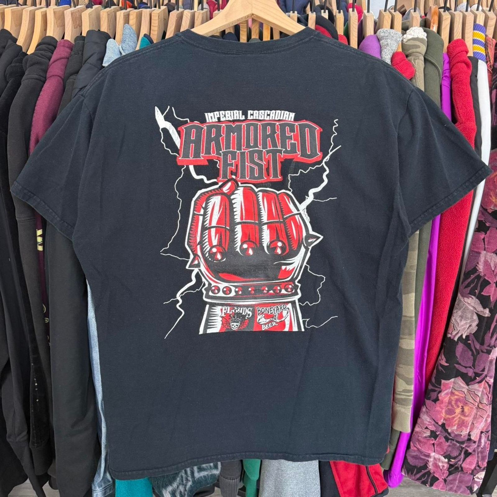 Other Vintage Y2K Boneyard Beer Armored Fist Tee Black Size US L / EU 52-54 / 3 - 1 Thumbnail