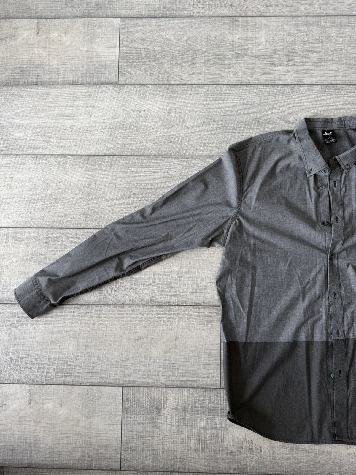 Oakley Oakley Button Up Size US XL / EU 56 / 4 - 5 Thumbnail