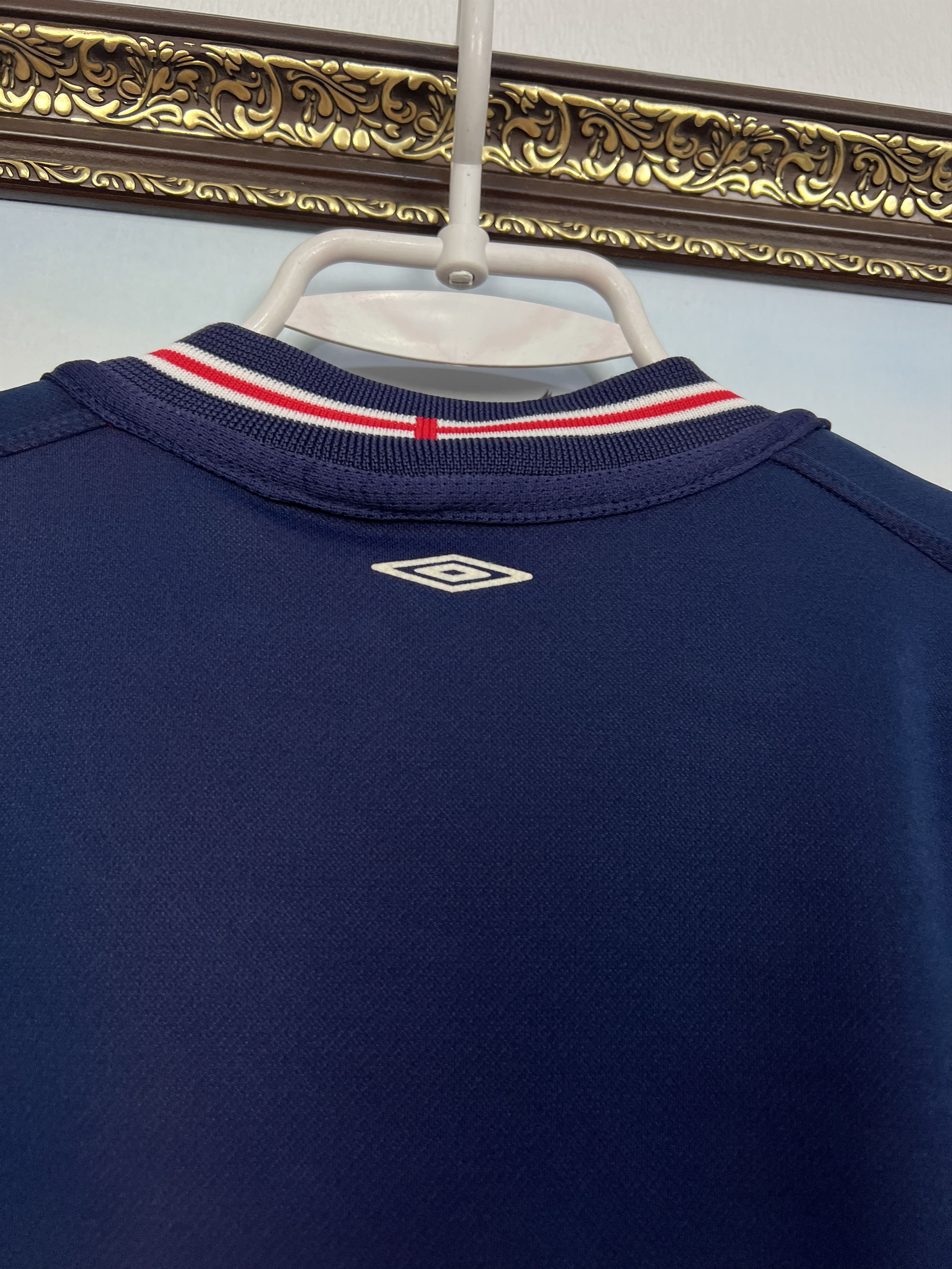 Umbro England Away football shirt Soccer Reversible Jersey Trikot Size US S / EU 44-46 / 1 - 11 Thumbnail