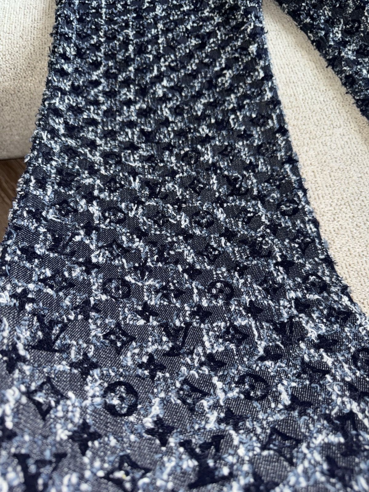 Louis Vuitton Louis Vuitton Flocked Monogram Denim Skate Pants Size US 32 / EU 48 - 6 Thumbnail