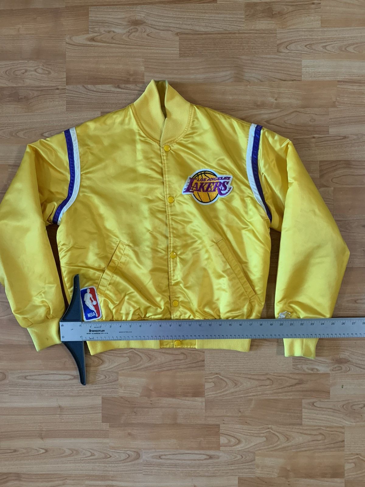 Starter Vintage Starter Los Angeles Lakers yellow jacket Size M Size US M / EU 48-50 / 2 - 1 Thumbnail