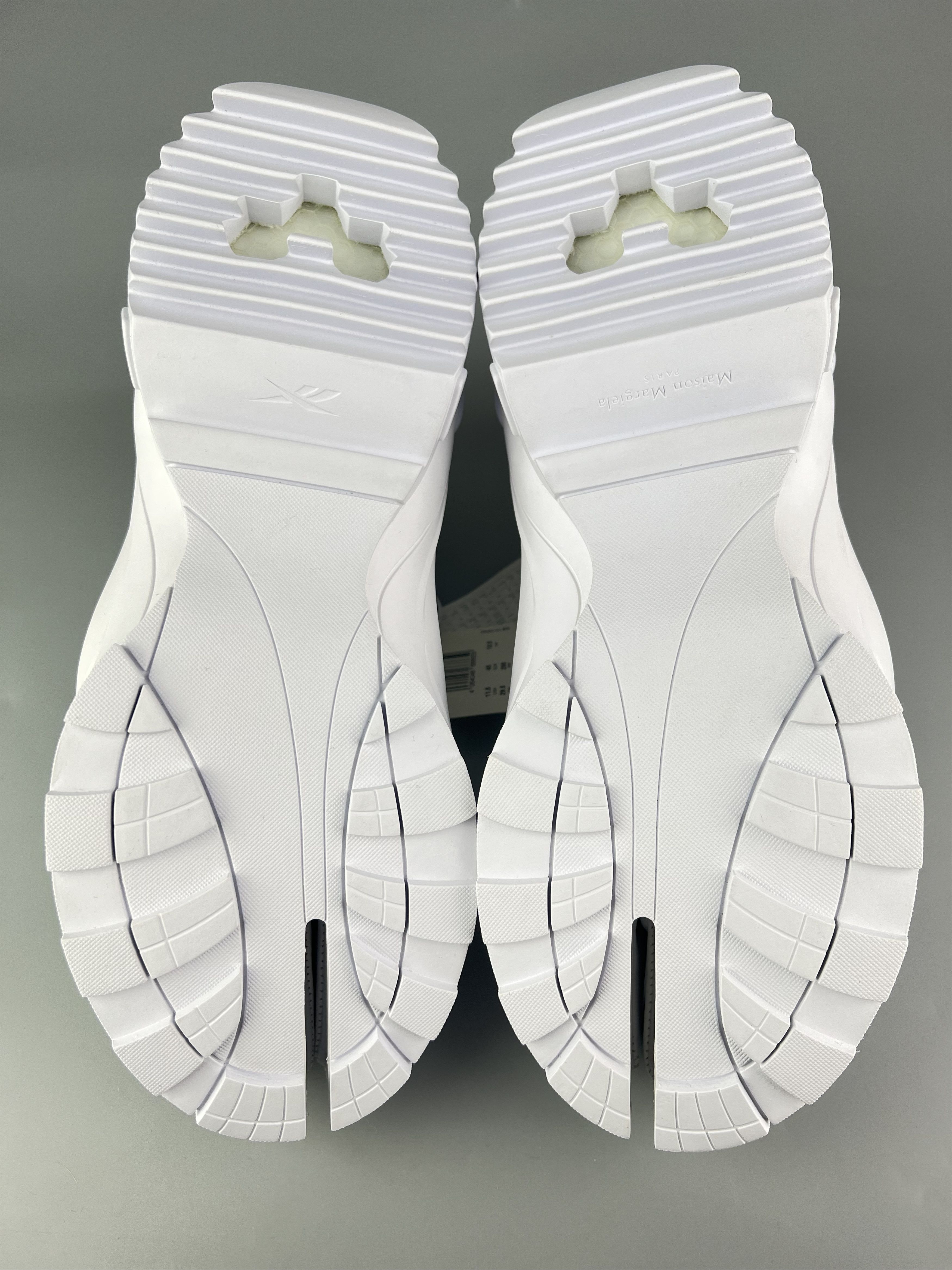 Maison Margiela × Reebok Maison Margiela x Reebok Instapump Fury Tabi Size US 9 Size US 9 / EU 42 - 5 Thumbnail