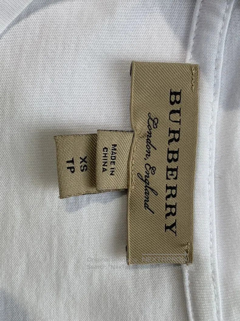 Burberry Burberry Short Sleeve Graphic T. Size US XS / EU 42 / 0 - 4 Thumbnail