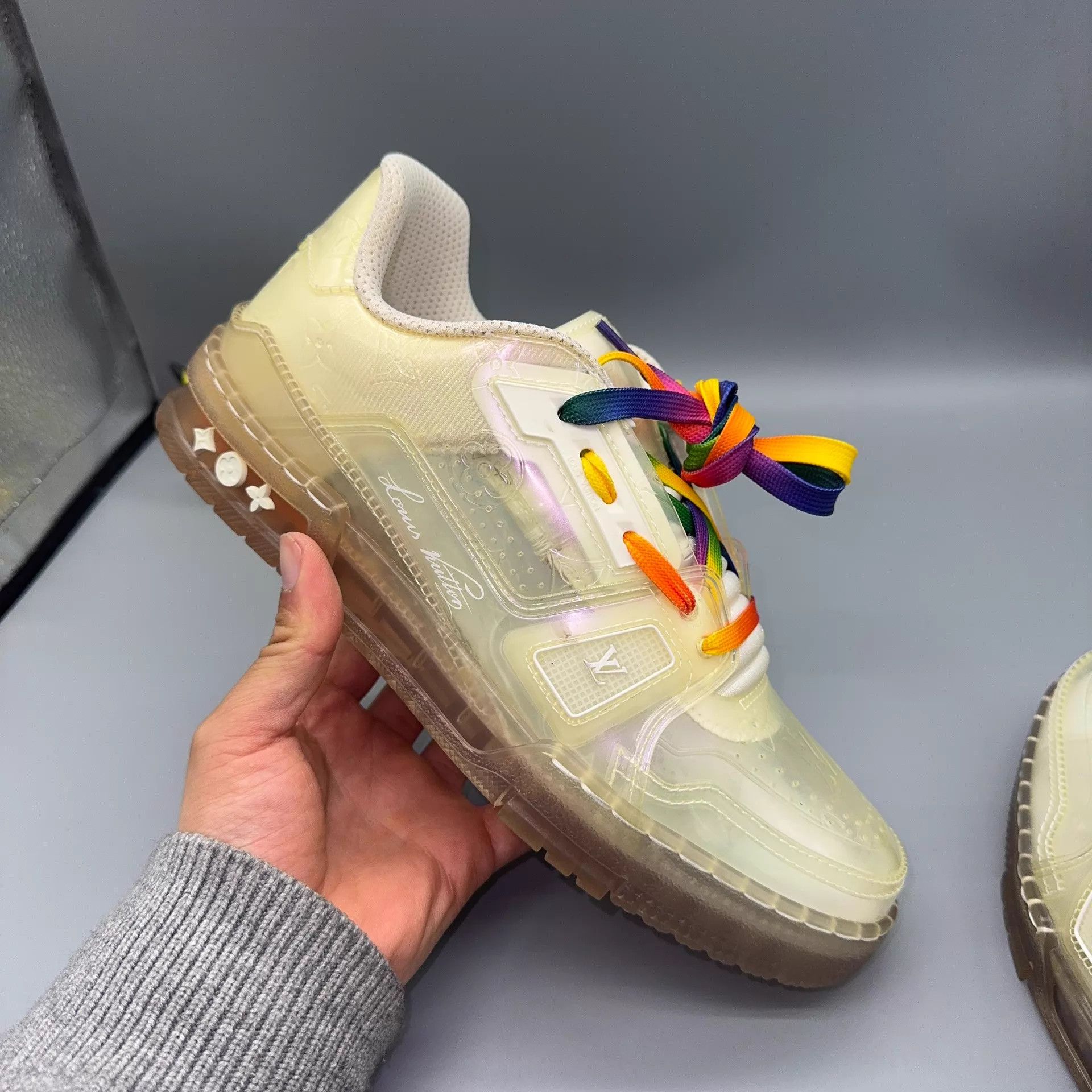 Louis Vuitton LOUIS VUITTON Trainer Transparent Logo White Size US 7.5 / EU 40-41 - 6 Thumbnail