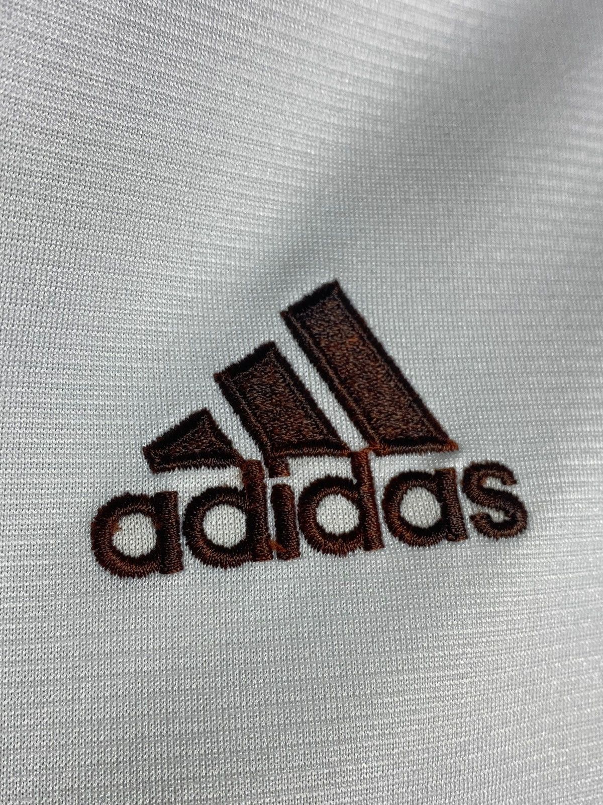 Vintage Vintage Adidas Real Madrid 2003/04 Home Soccer Jersey Size US L / EU 52-54 / 3 - 8 Thumbnail