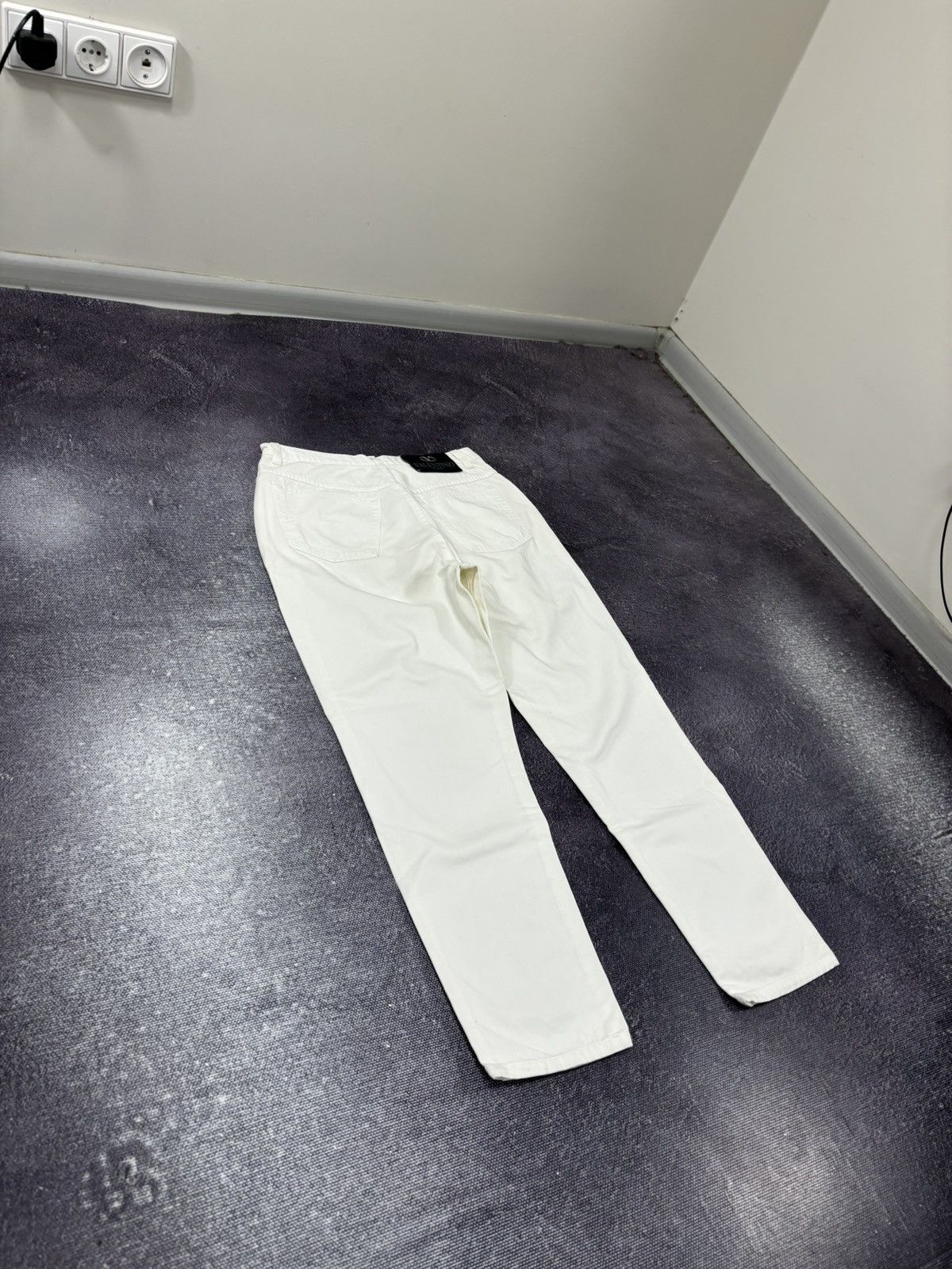 Valentino Vintage Valentino Women’s White Italian Luxury Pants Jeans Size 30" / US 8 / IT 44 - 4 Thumbnail