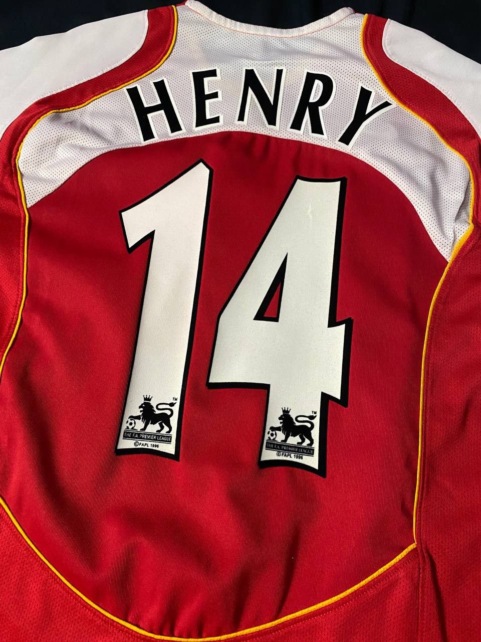 Nike Arsenal home 2004 Henry Size US M / EU 48-50 / 2 - 6 Thumbnail