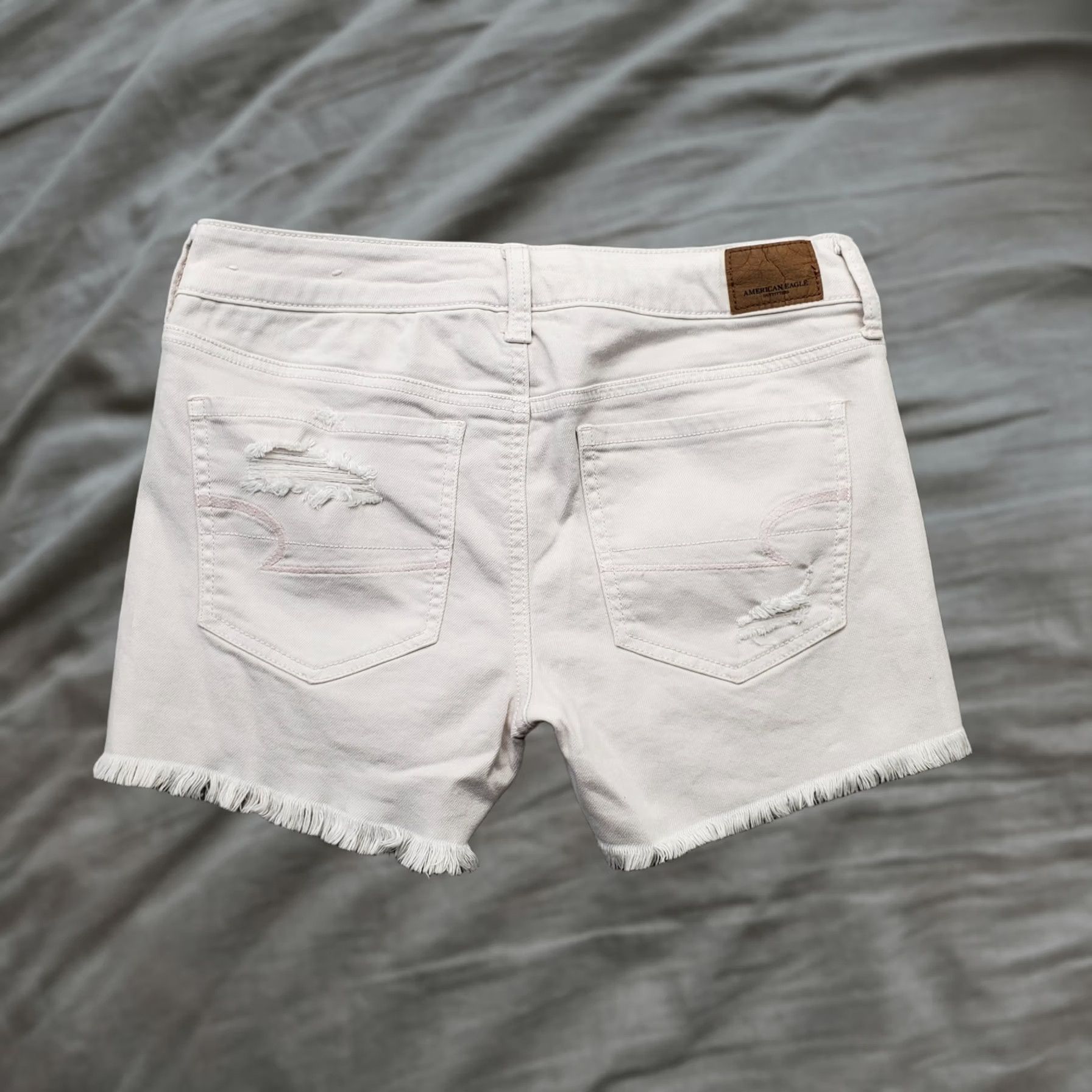 American Eagle Outfitters VINTAGE American Eagle Shorts Womens Size 6 Pink Denim Distressed Frayed Hem Cut-Off Size 30" / US 8 / IT 44 - 1 Thumbnail