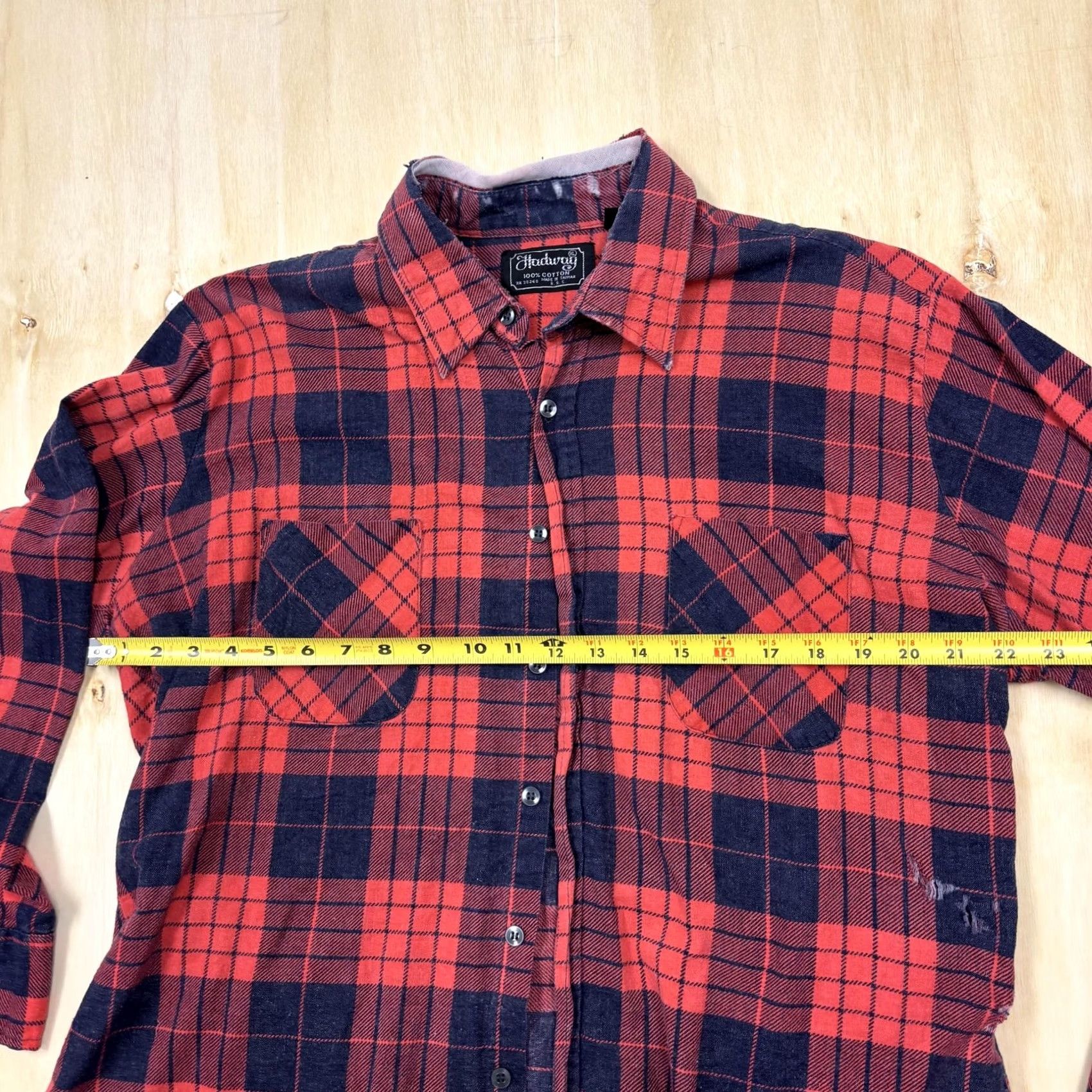Vintage VINTAGE Hadway Flannel Shirt Mens Large Red Plaid Long Sleeve Button Up Distress Size US L / EU 52-54 / 3 - 6 Thumbnail