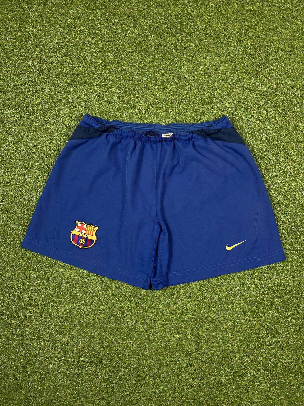 Nike Vintage Nike shorts streetwear swoosh casual y2k size M Size US 32 / EU 48 - 1 Thumbnail